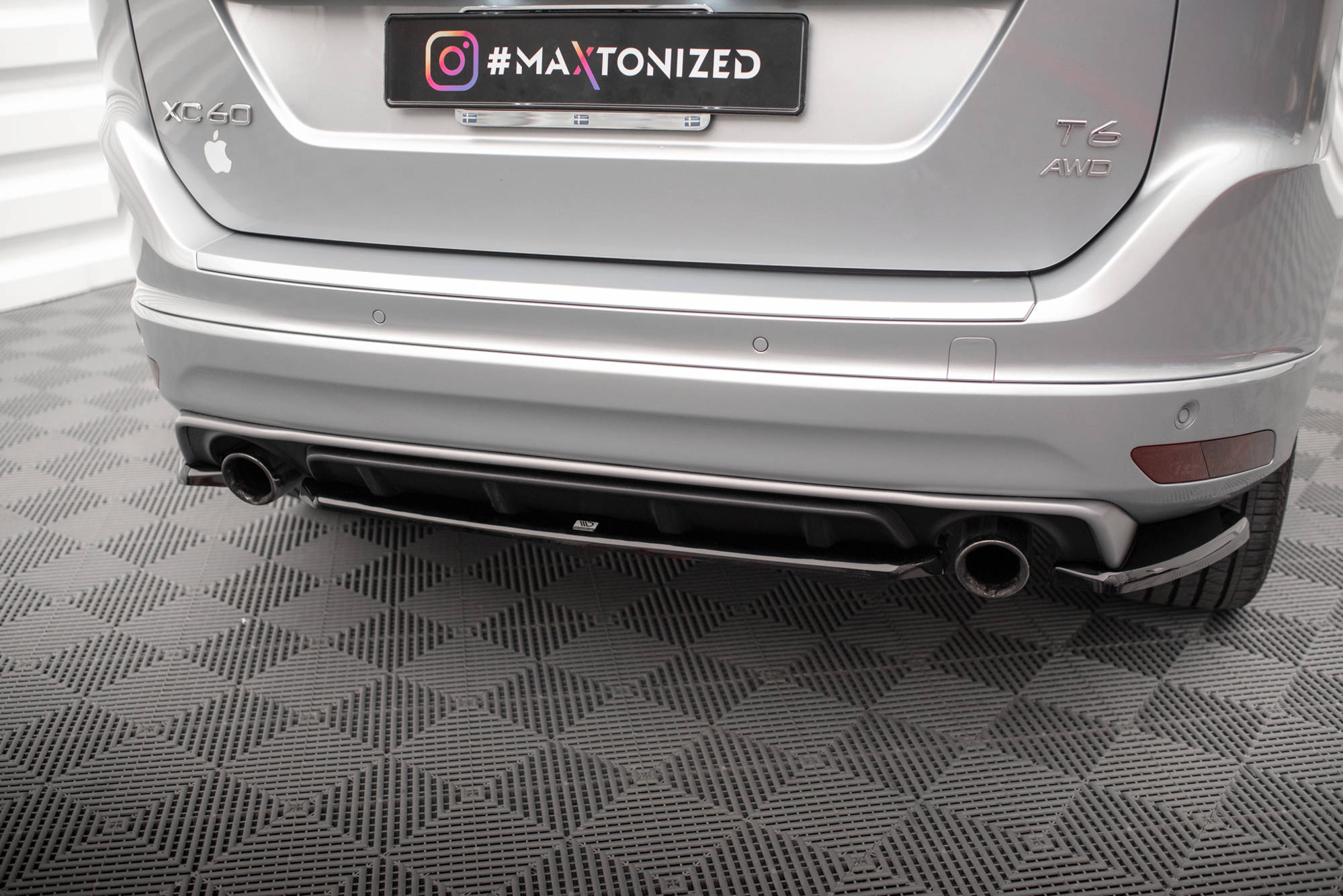 Maxton Design Heckansatz Volvo XC60 R-Design Mk1 Facelift schwarz Hochglanz für Volvo XC60 Mk1 Facelift