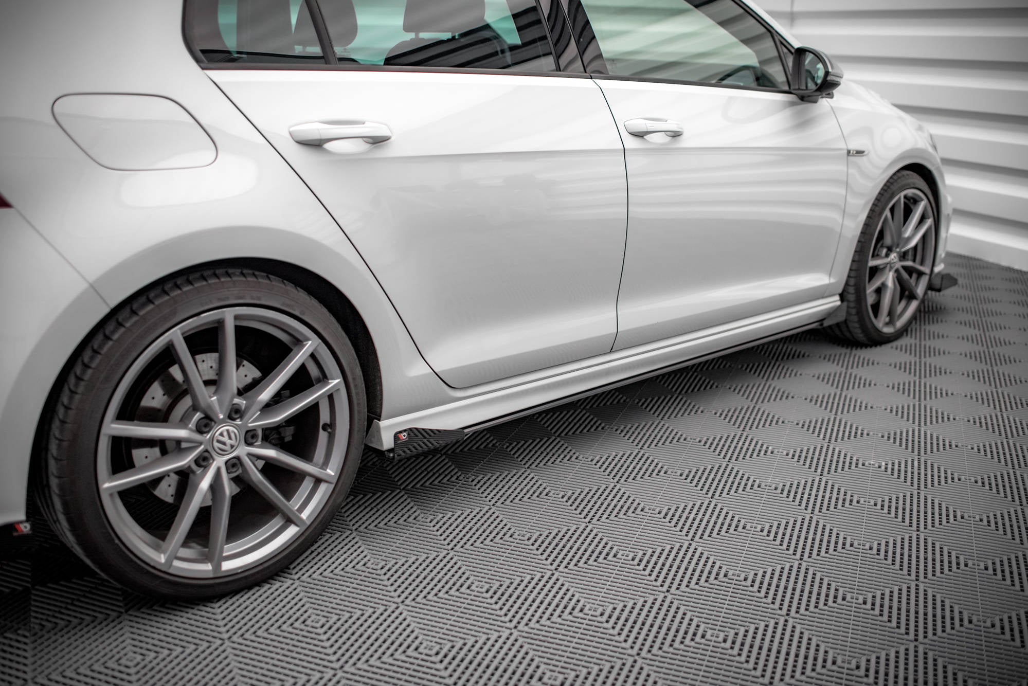 Maxton Design Seitenschweller Flaps passend für VW Golf R Mk7 schwarz Hochglanz