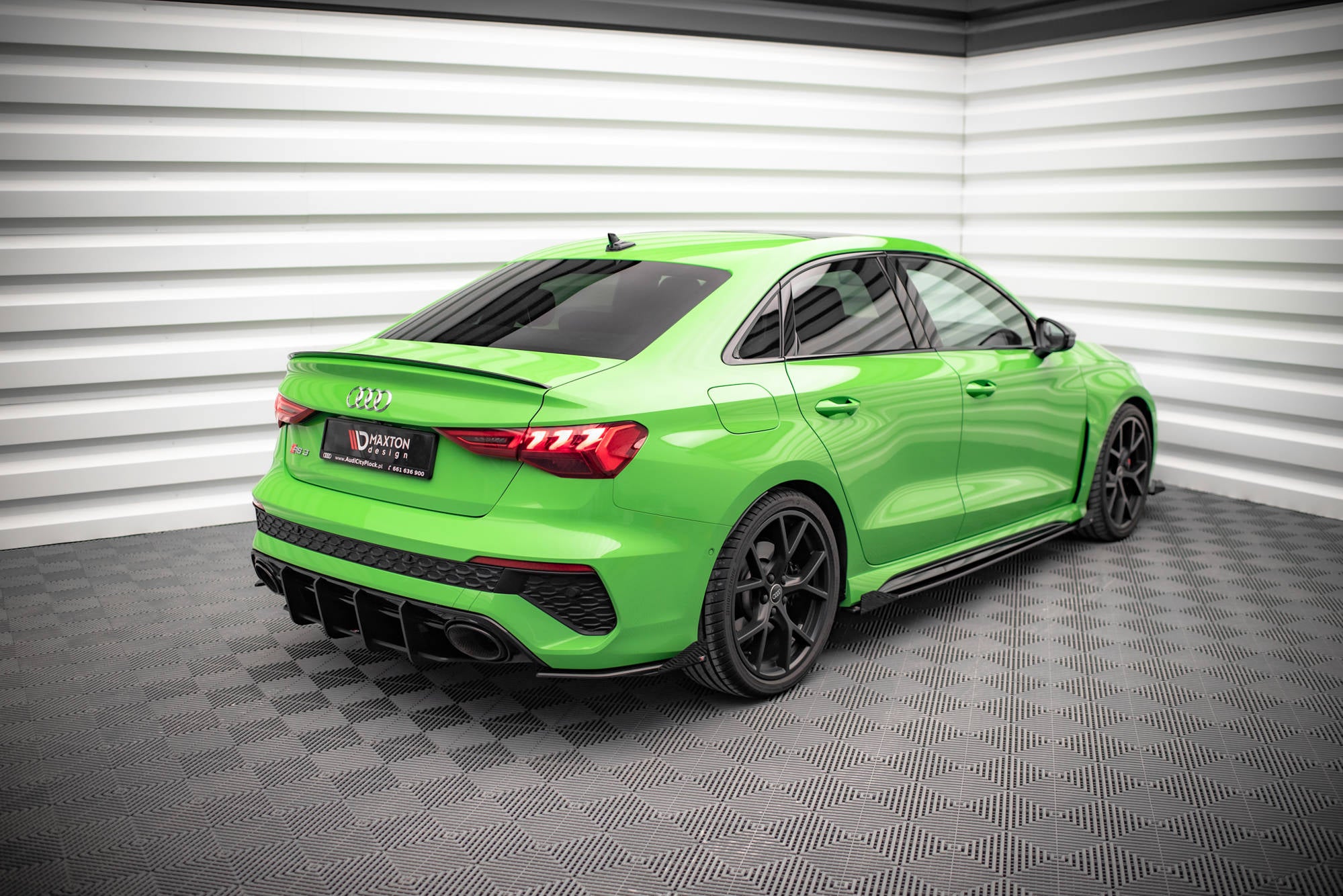 Maxton Design Street Pro Heck Ansatz Flaps Diffusor + Flaps passend für Audi RS3 Limousine 8Y schwarz Hochglanz