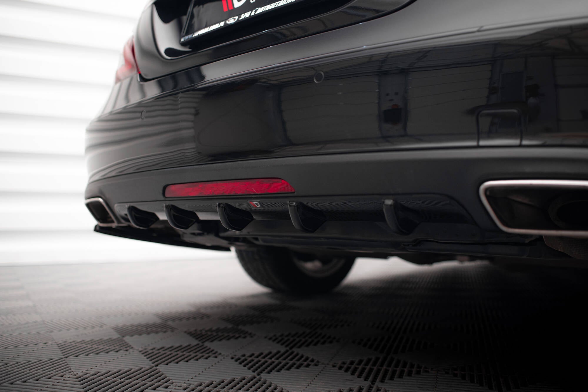 Maxton Design Diffusor Heck Ansatz passend für Mercedes-Benz CLS C218 schwarz Hochglanz