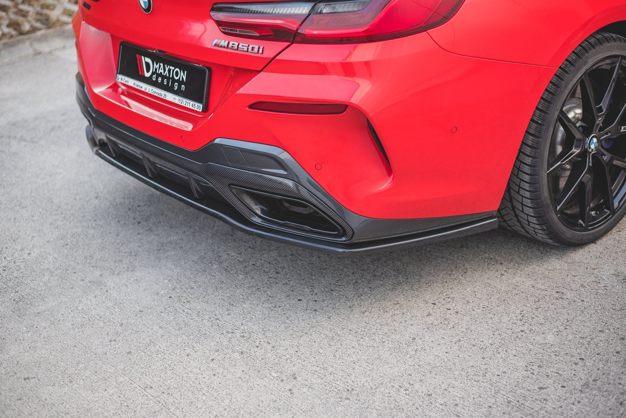 Maxton Design Mittlerer Diffusor Heck Ansatz für BMW 8 Coupe M-Paket G15 Carbon Look