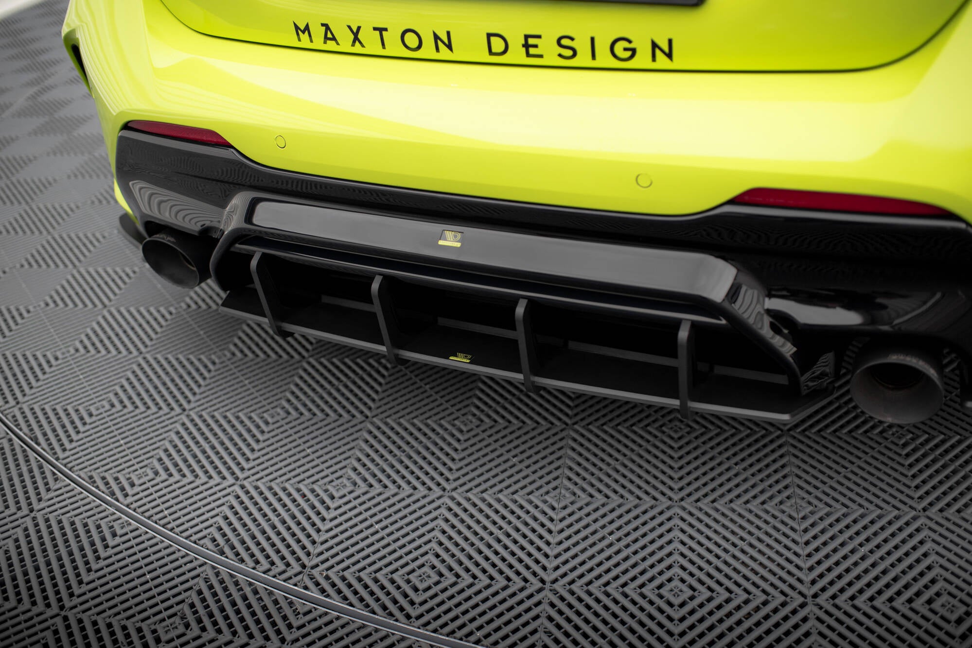 Maxton Design Street Pro Heckschürze V.2 passend für BMW 1er M-Paket / M135i / 128ti F40