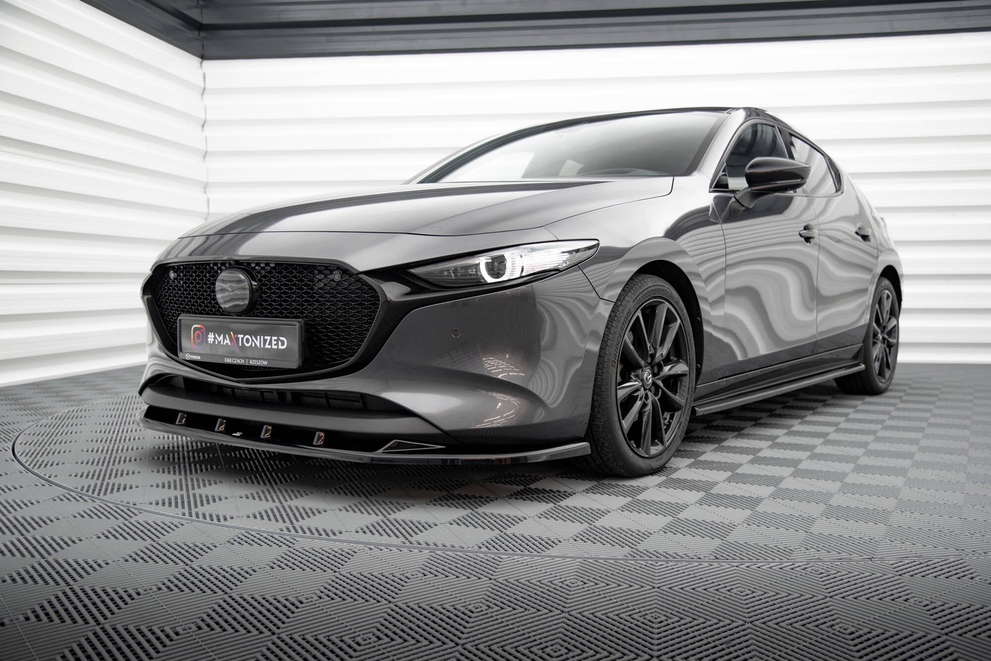 Maxton Design Street+ Spoilerlippe Front Ansatz V.1 passend für Mazda 3 Mk4 schwarz Hochglanz