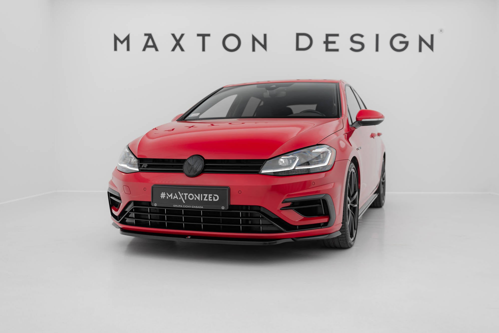 Maxton Design Street+ Spoilerlippe Front Ansatz V.5 passend für VW Golf R / R-Line Mk7 Facelift schwarz Hochglanz