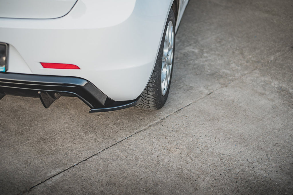 Maxton Design Heck Ansatz Flaps Diffusor V.3 passend für Alfa Romeo Giulietta Facelift schwarz Hochglanz