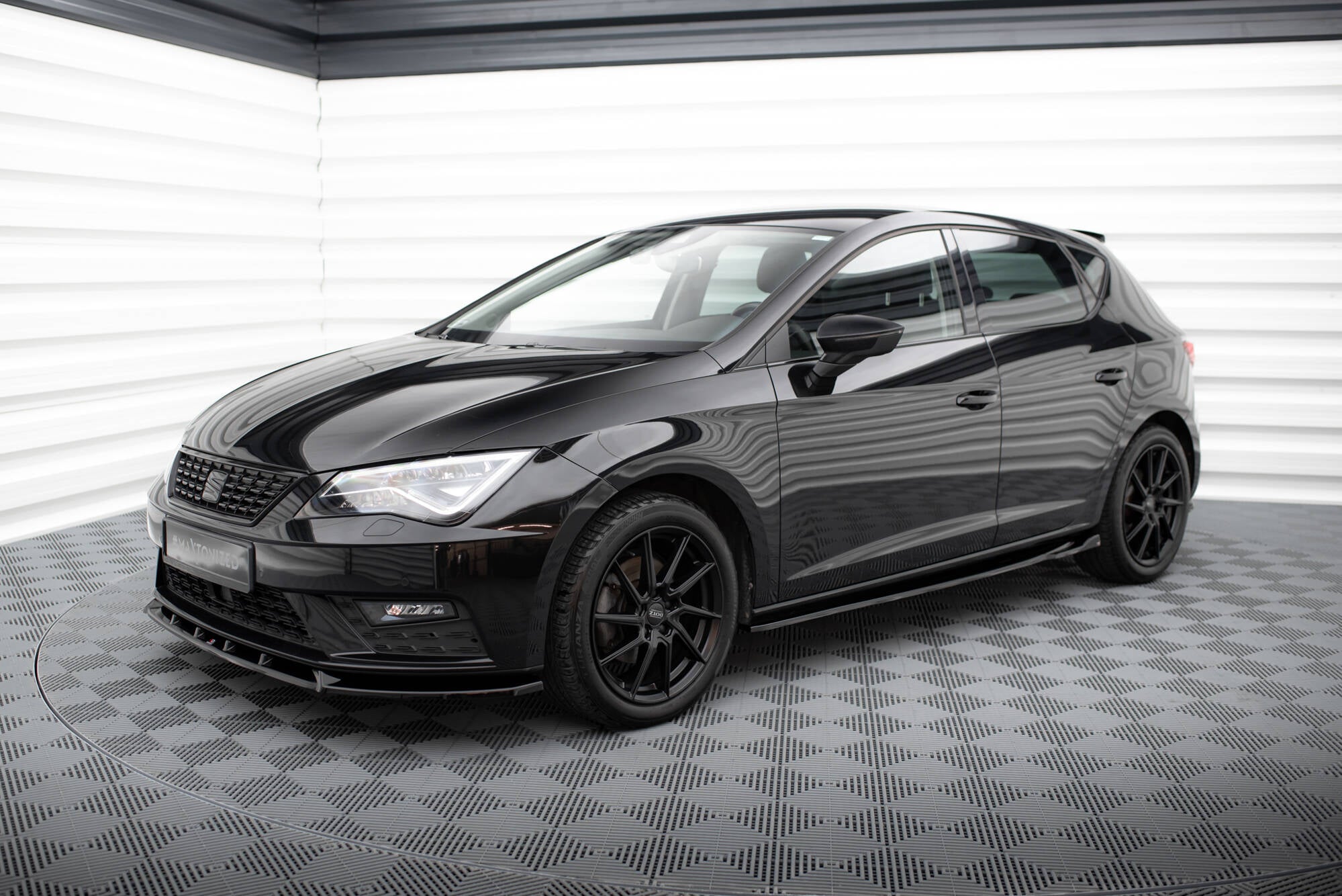 Maxton Design Street+ Seitenschweller Leisten passend für V.4 Seat Leon Cupra / FR Mk3 FL schwarz Hochglanz