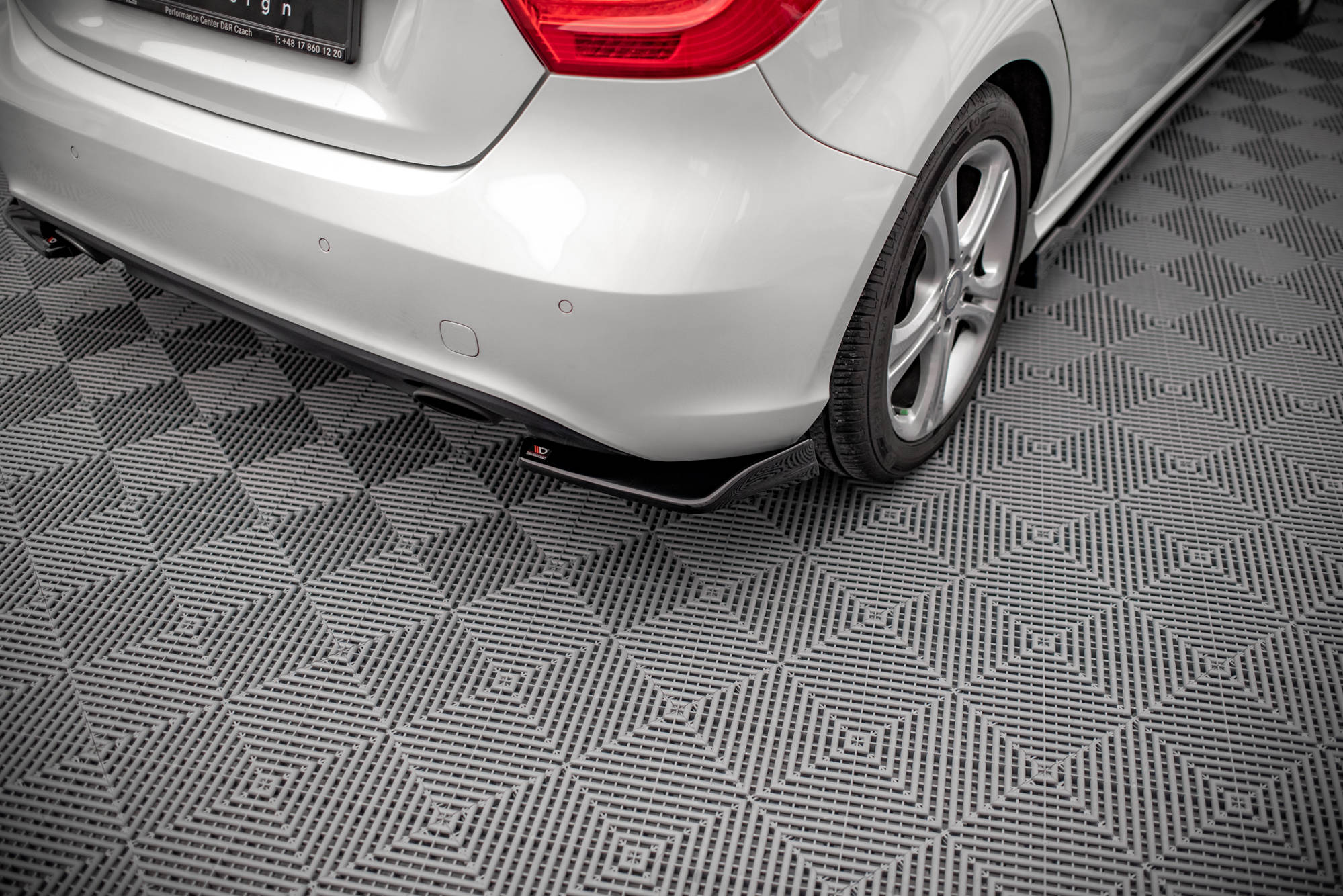 Maxton Design Heck Ansatz Flaps Diffusor V.1 passend für Mercedes-Benz A W176 schwarz Hochglanz