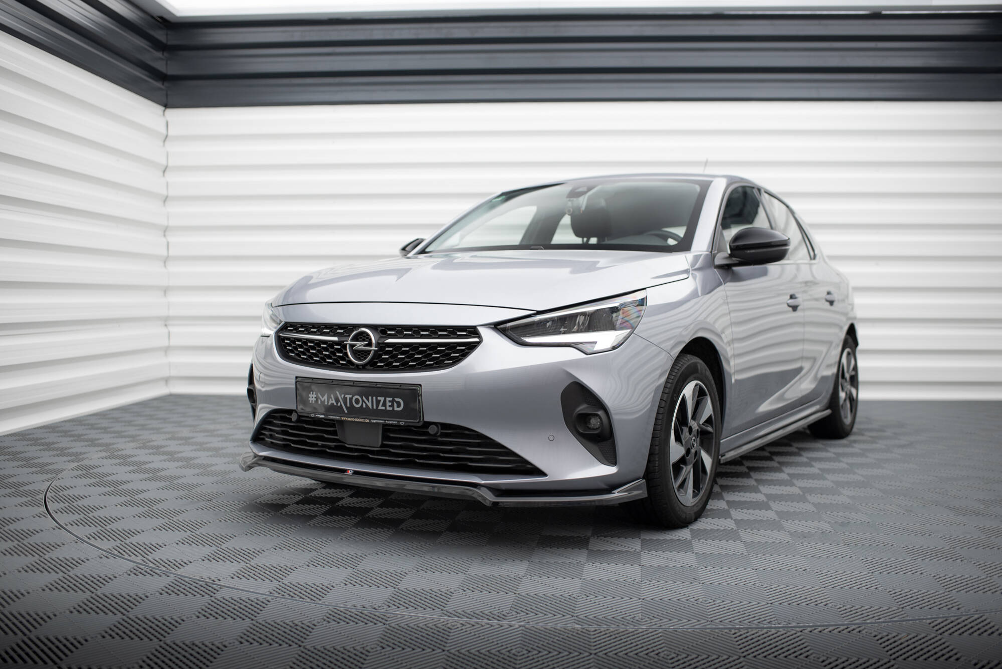 Maxton Design Street+ Spoilerlippe Front Ansatz V.2 passend für Opel Corsa F ( Mk6) schwarz Hochglanz