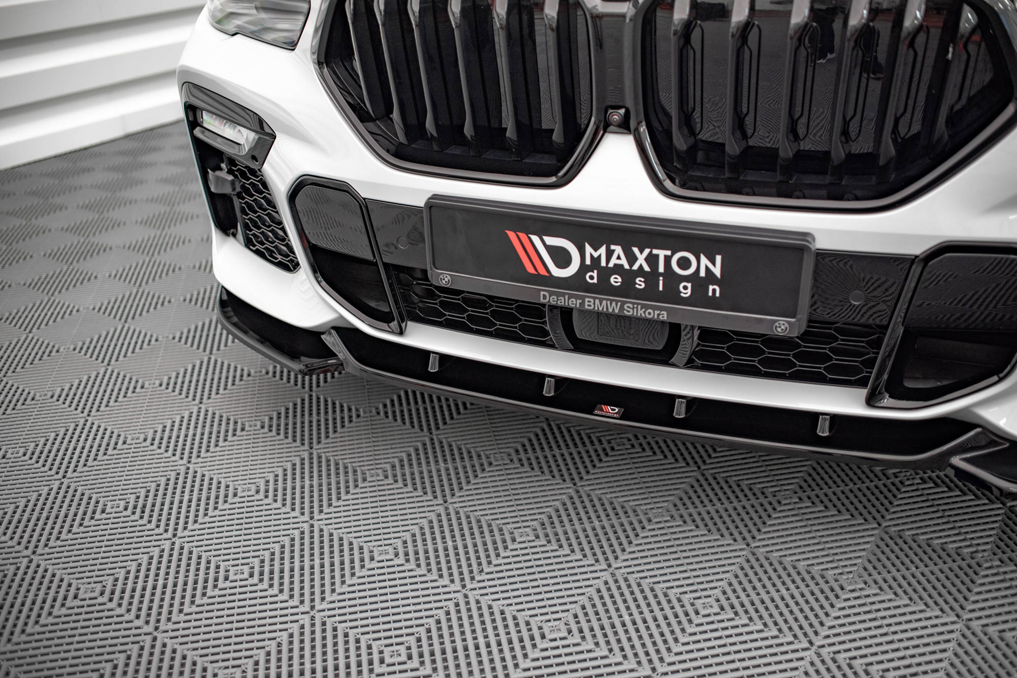 Maxton Design Street+ Spoilerlippe Front Ansatz V.1 passend für BMW X6 M-Paket G06 schwarz Hochglanz