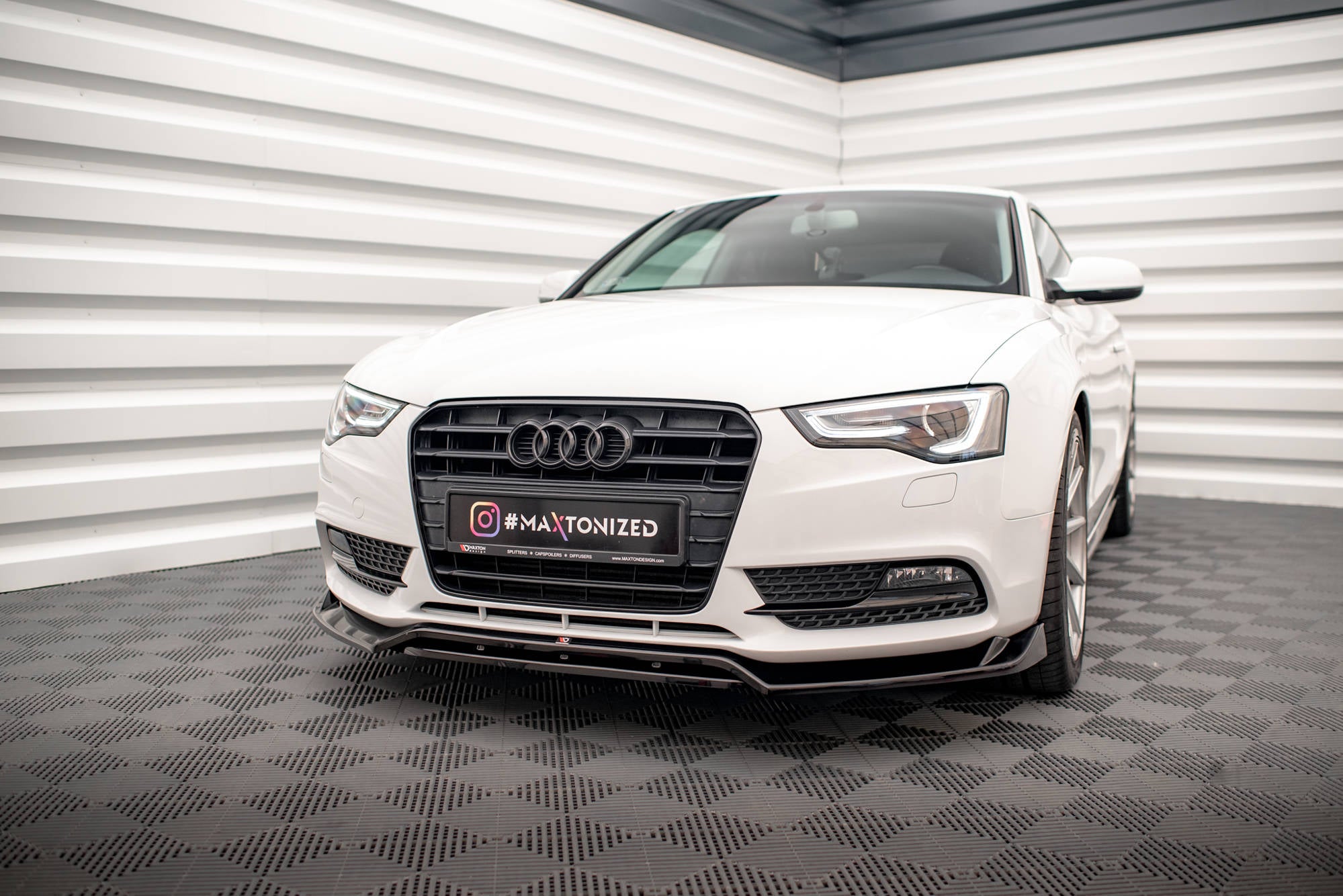 Maxton Design Street+ Spoilerlippe Front Ansatz V.2 passend für Audi A5 Coupe / Sportback 8T Facelift schwarz Hochglanz