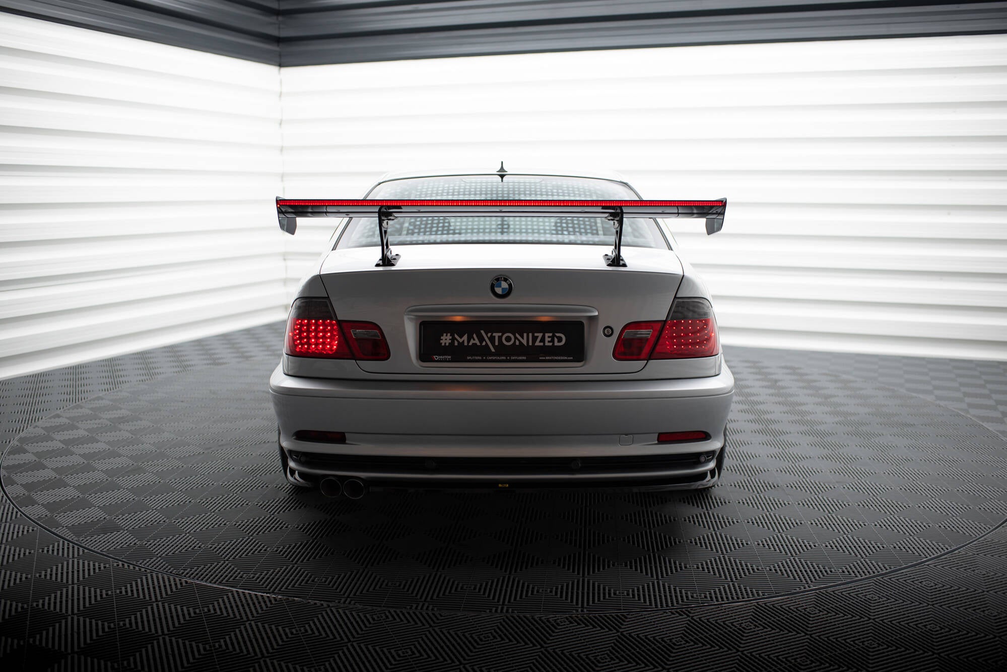 Maxton Design Carbon Spoiler With Internal Brackets Uprights + LED BMW 3er Coupe E46 für BMW 3er E46
