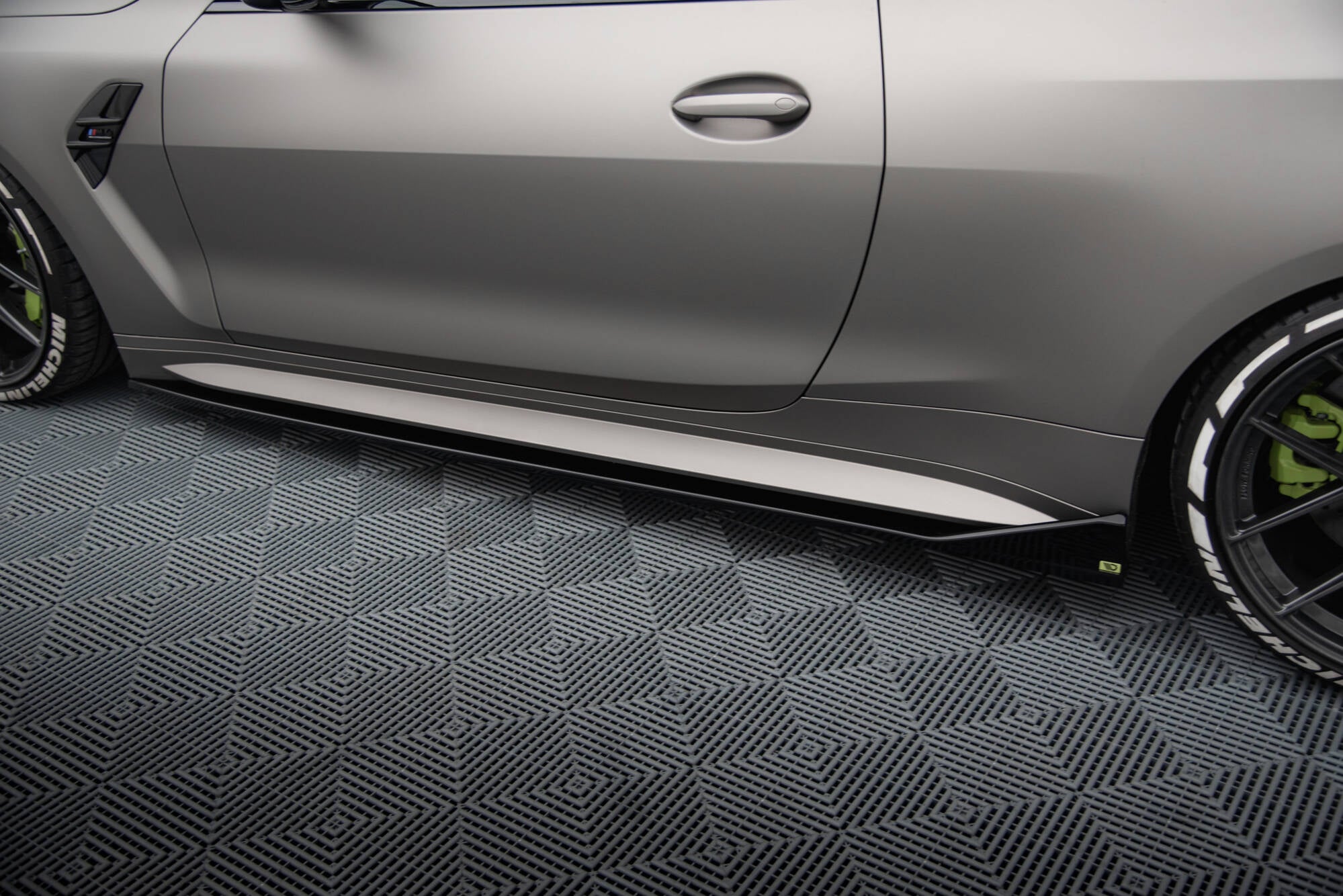 Maxton Design Street+ Seitenschweller Leisten passend für V.3 passend für CSL Look BMW M4 G82 / G82 Facelift schwarz Hochglanz