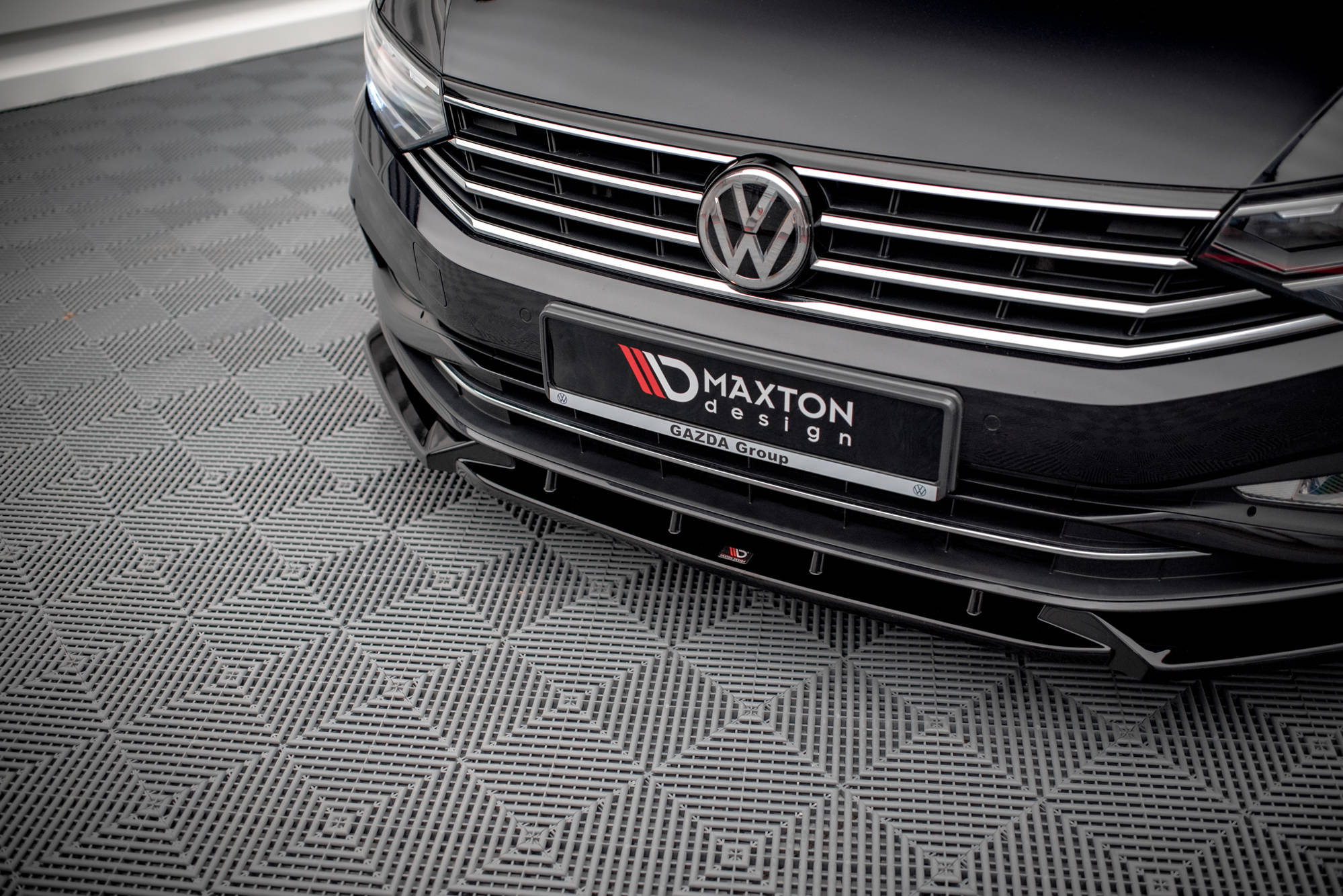Maxton Design Street+ Spoilerlippe Front Ansatz V.2 passend für VW Passat B8 Facelift schwarz Hochglanz