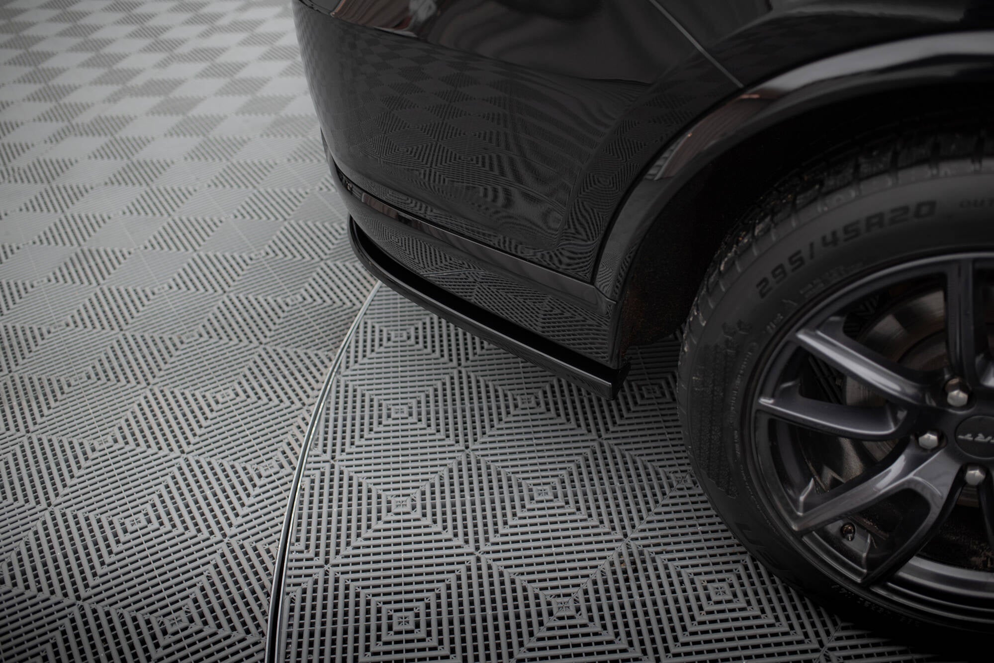 Maxton Design Heck Ansatz Flaps Diffusor passend für Dodge Durango SRT Mk3 schwarz Hochglanz