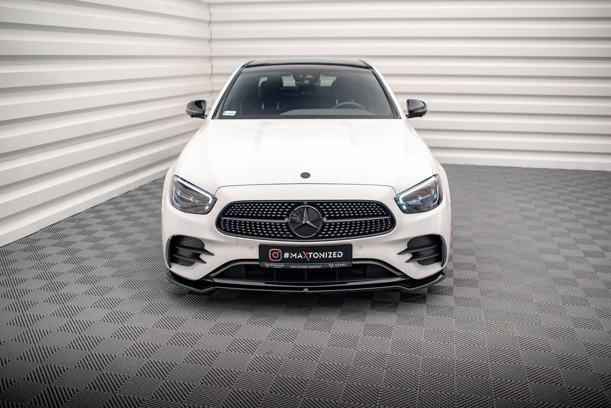 Maxton Design Street+ Spoilerlippe Front Ansatz V.1 passend für Mercedes-Benz E AMG-Line W213 Facelift schwarz Hochglanz