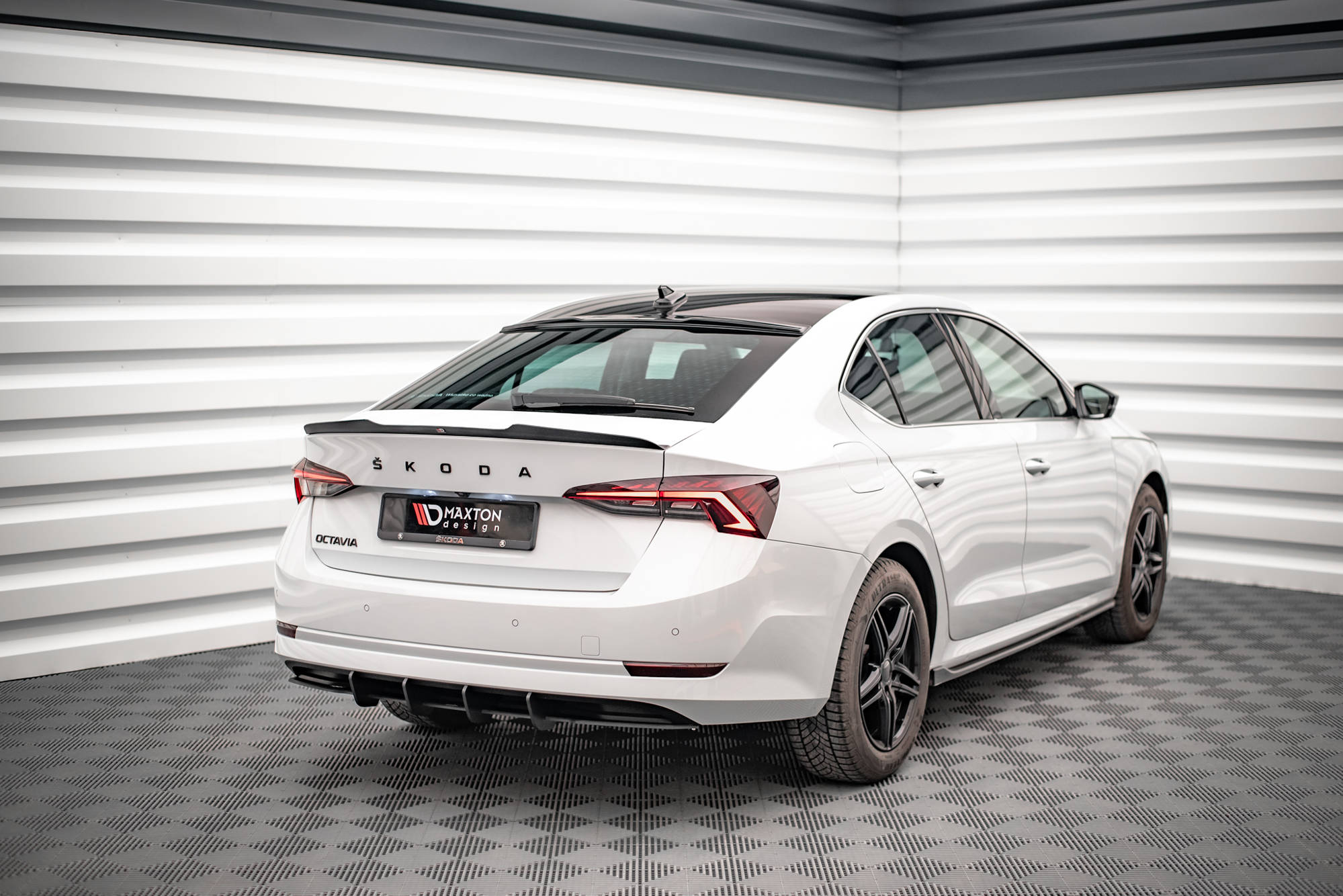 Maxton Design Street Pro Heckschürze passend für Skoda Octavia Mk4