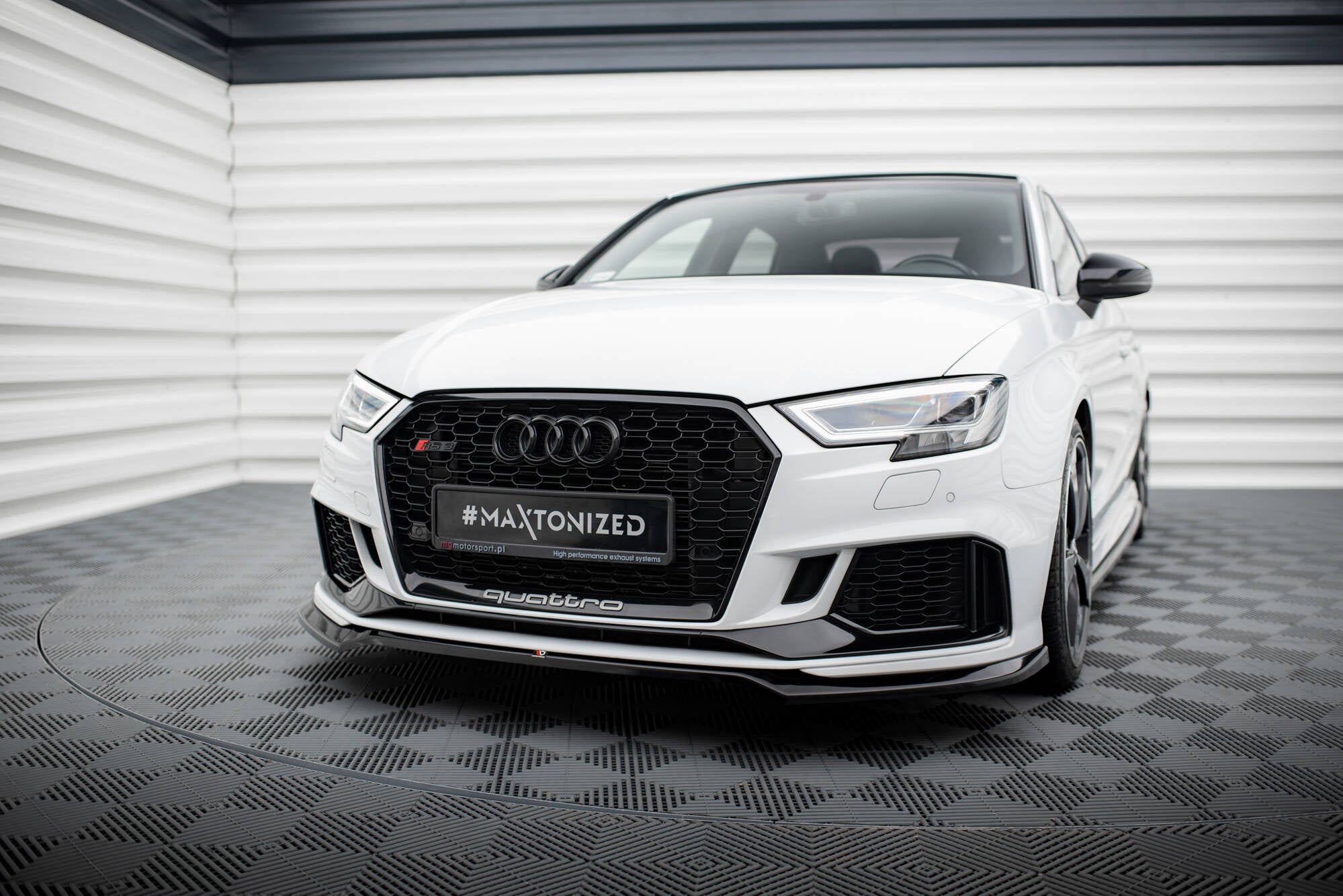 Maxton Design Street+ Spoilerlippe Front Ansatz V.5 passend für Audi RS3 Limousine 8V Facelift schwarz Hochglanz