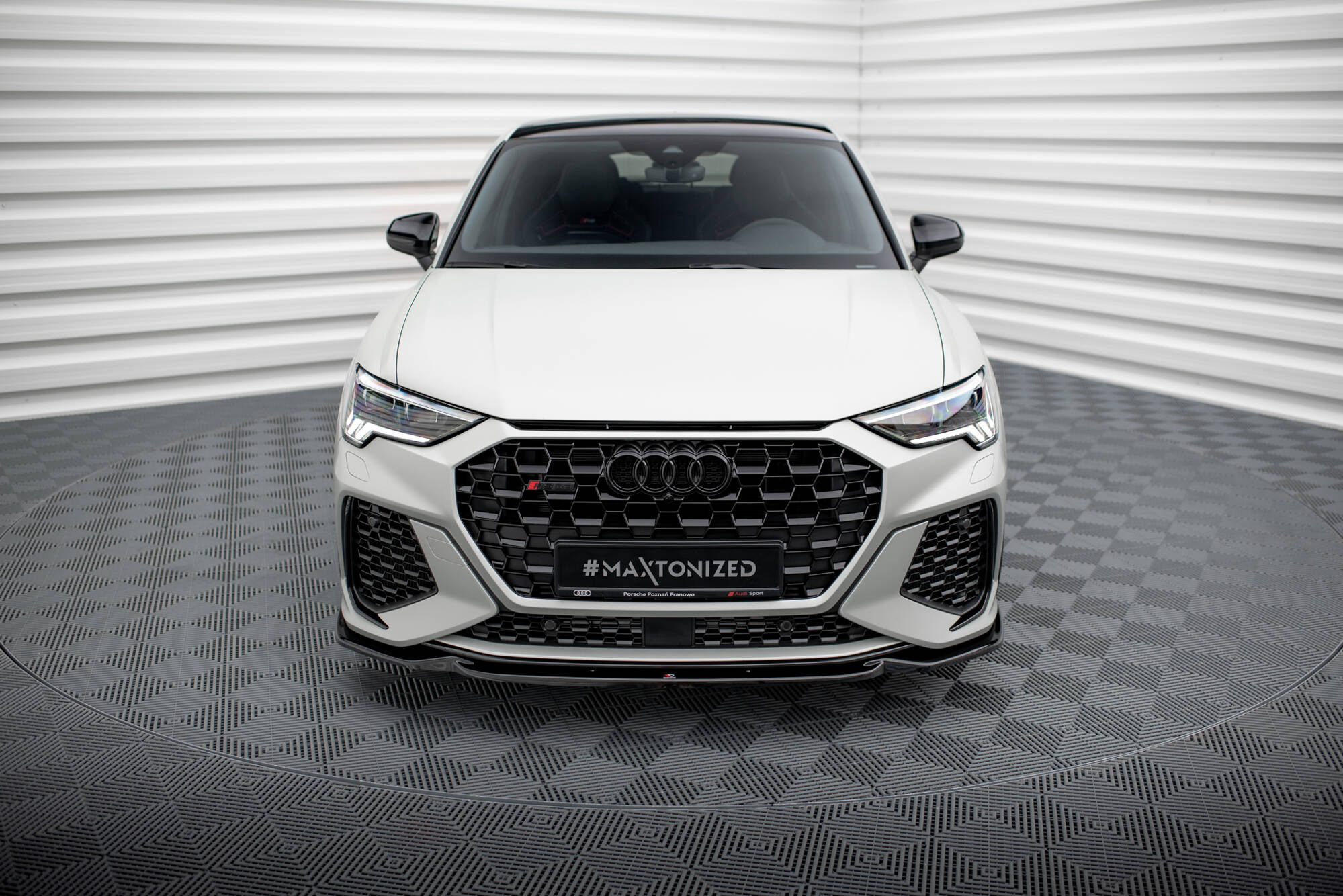 Maxton Design Street+ Spoilerlippe Front Ansatz V.1 passend für Audi RSQ3 Sportback / SUV F3 schwarz Hochglanz
