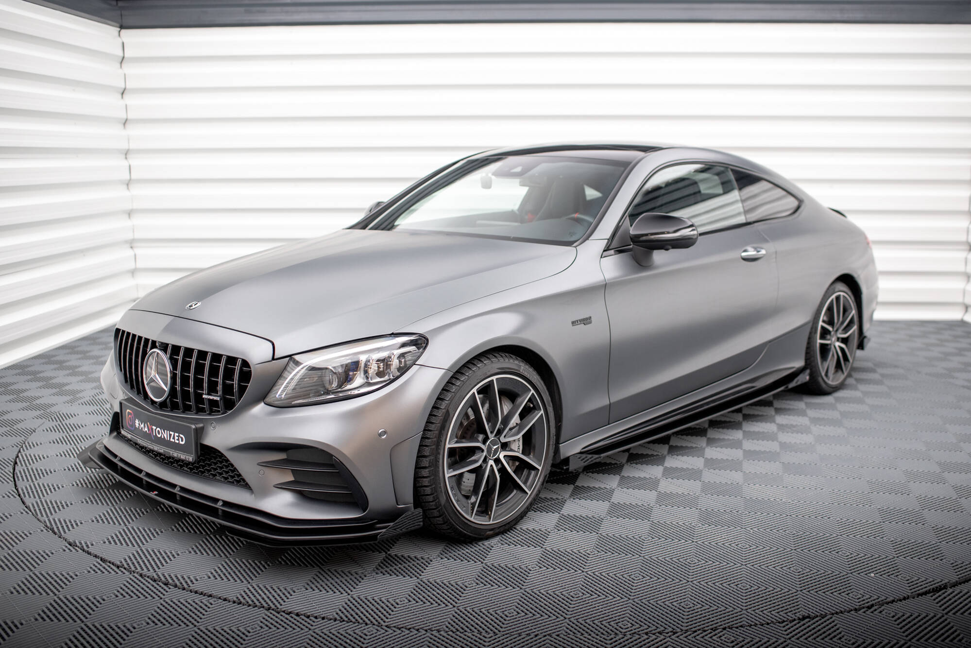 Maxton Design Front Stoßstange Flaps passend für Mercedes-AMG C43 Coupe / Cabrio C205 Facelift / A205 Facelift schwarz Hochglanz