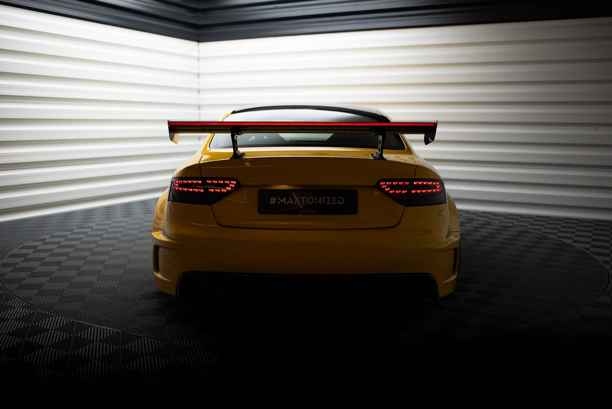 Maxton Design Carbon Spoiler With Internal Brackets Uprights + LED Audi A5 Coupe 8T für Audi A5 / S5 / RS5