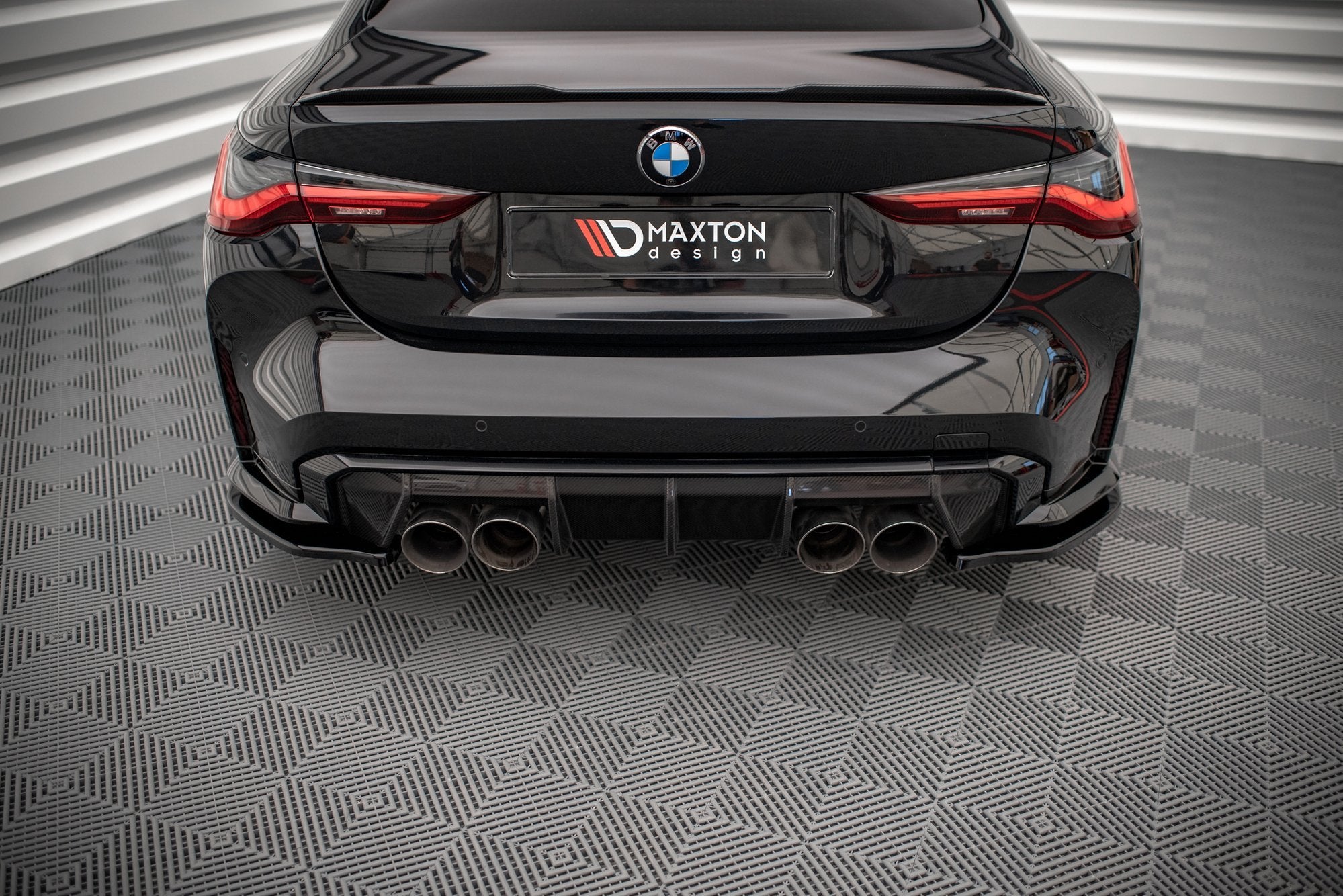 Maxton Design Heck Ansatz Flaps Diffusor V.1 passend für BMW M4 G82 / G82 Facelift schwarz Hochglanz