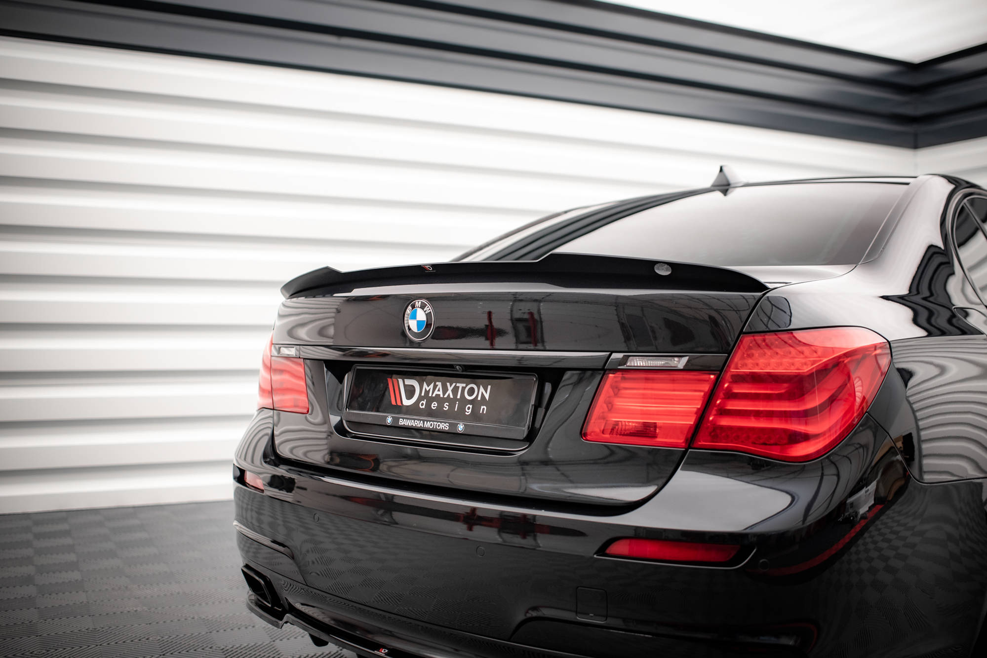 Maxton Design Spoiler CAP passend für BMW 7 M-Paket F01 schwarz Hochglanz