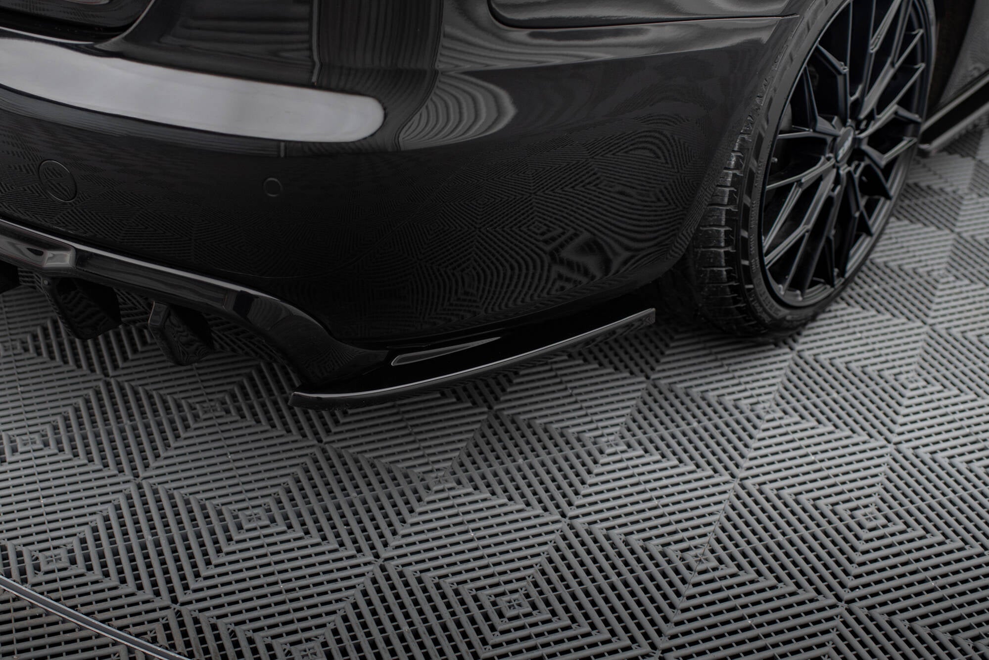 Maxton Design Heck Ansatz Flaps Diffusor V.2 passend für Audi A4 B8 schwarz Hochglanz