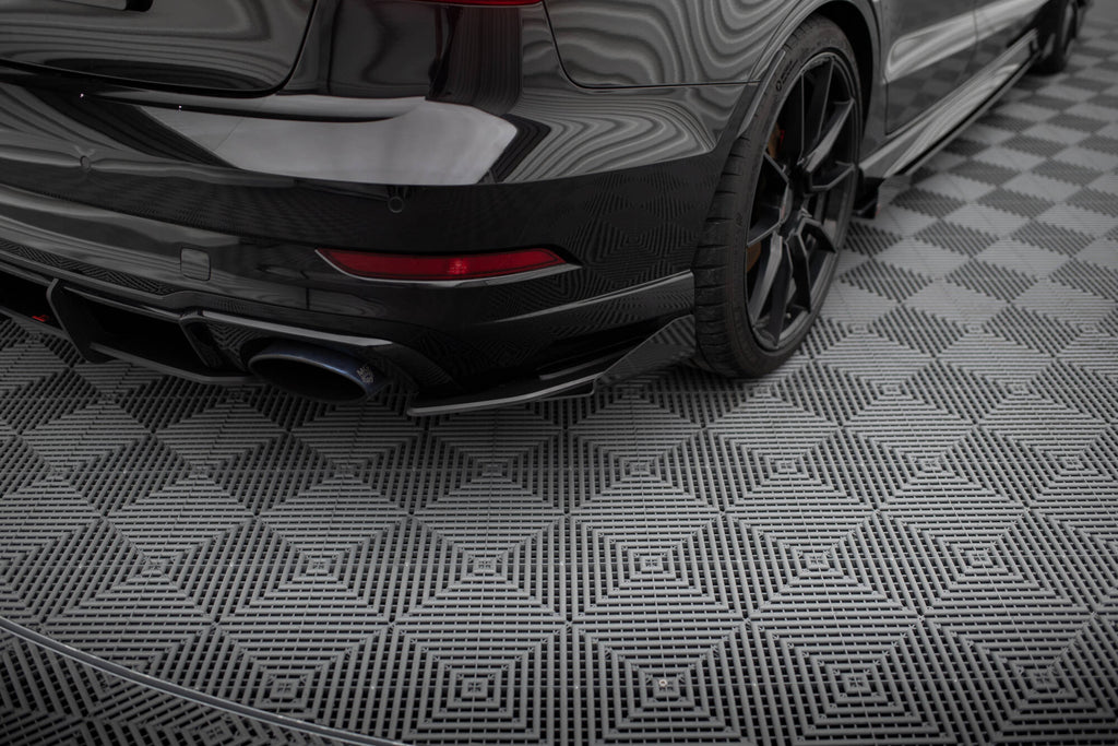 Maxton Design Hintere Seiten Flaps passend für Audi RS3 Limousine 8V Facelift schwarz Hochglanz