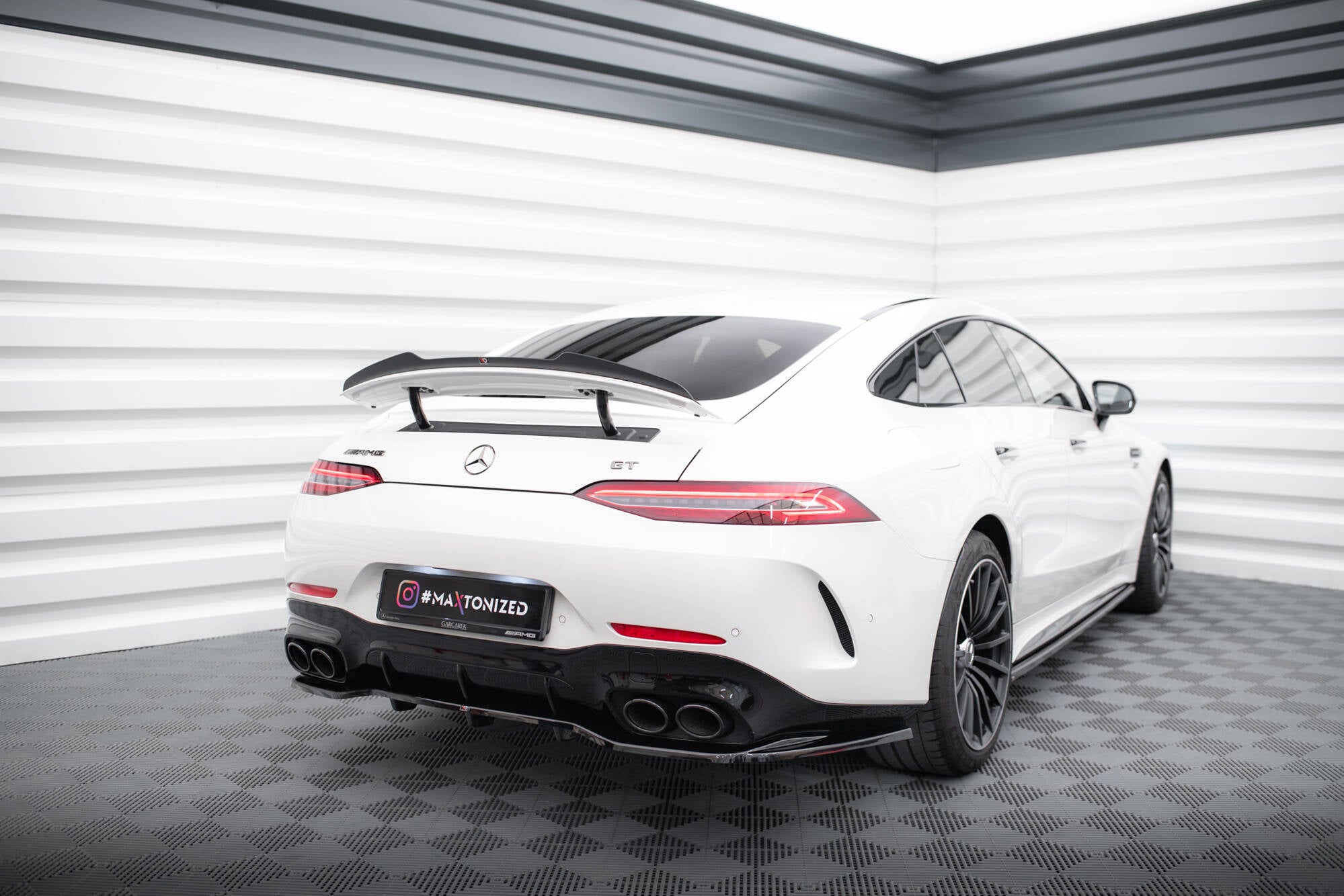 Maxton Design Spoiler CAP passend für Mercedes-AMG GT 53 / 43 V8 Package 4 Door-Coupe X290 schwarz Hochglanz