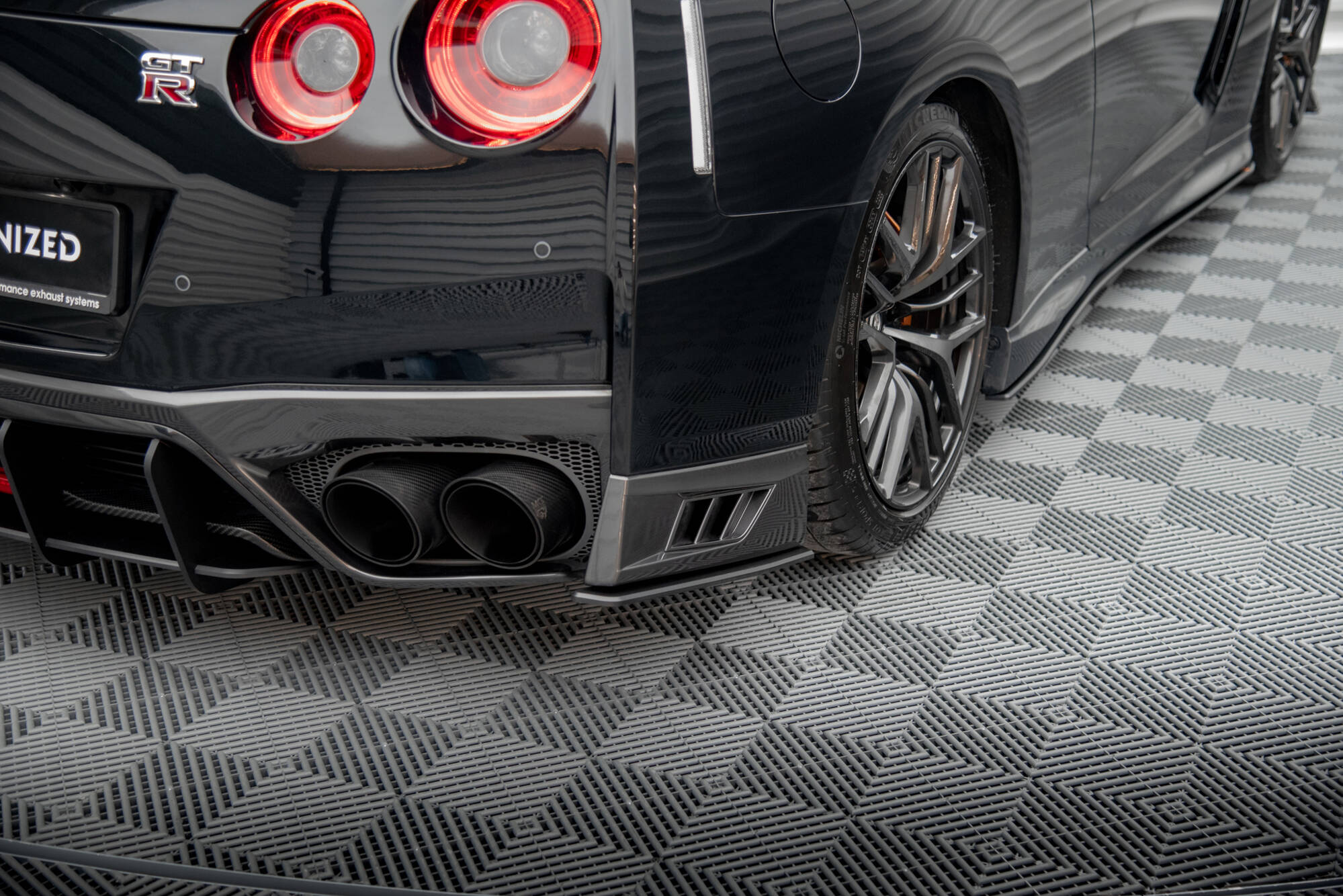 Maxton Design Street Pro Heck Ansatz Flaps Diffusor passend für Nissan GTR R35 Facelift