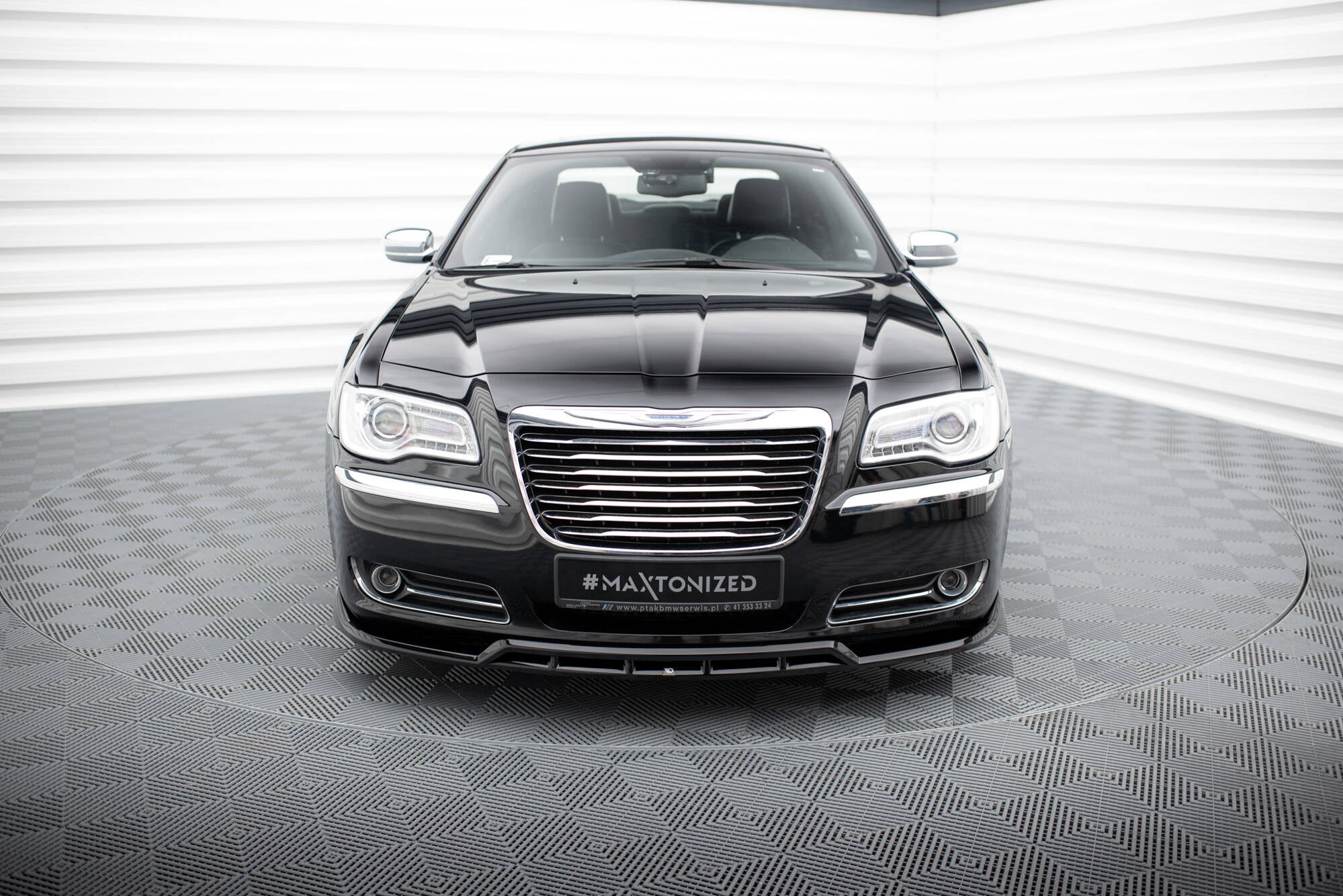 Maxton Design Street+ Spoilerlippe Front Ansatz passend für Chrysler 300 Mk2 schwarz Hochglanz