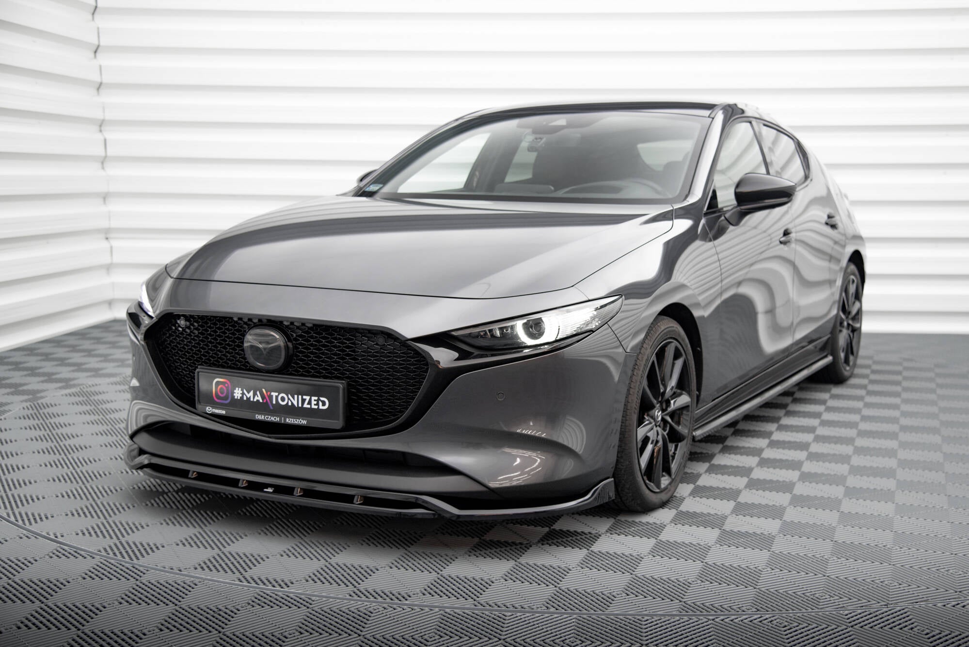 Maxton Design Street+ Spoilerlippe Front Ansatz V.2 passend für Mazda 3 Mk4 schwarz Hochglanz