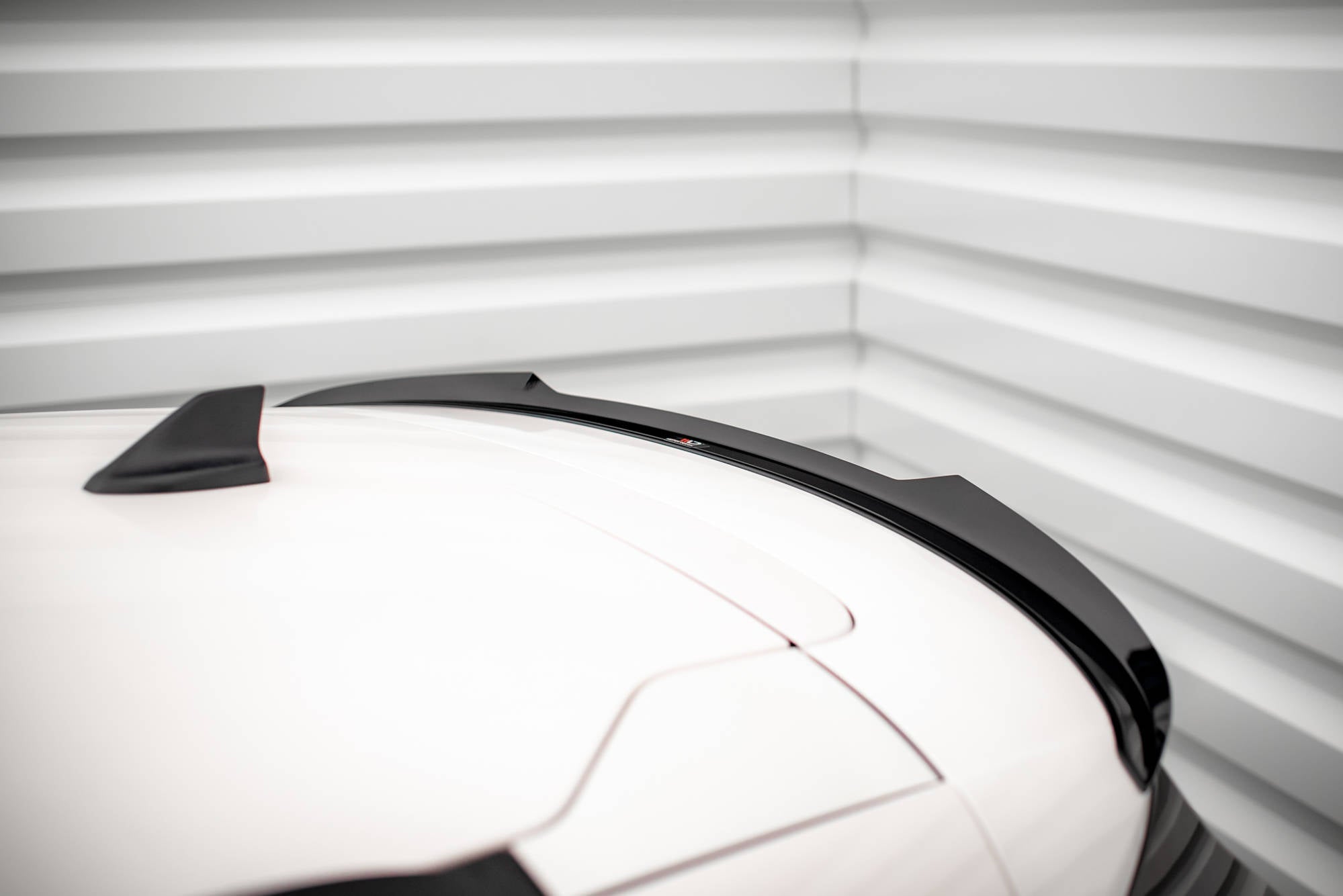 Maxton Design Spoiler CAP passend für Ford Kuga ST-Line Mk3 schwarz Hochglanz