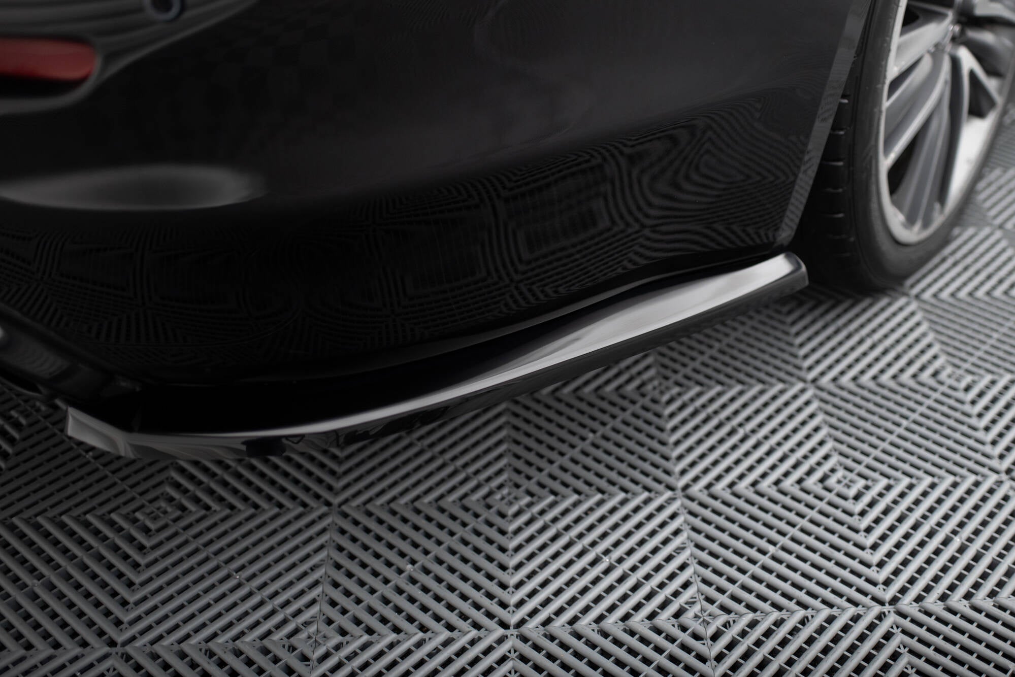 Maxton Design Heck Ansatz Flaps Diffusor V.2 passend für Infiniti Q50 S Mk1 schwarz Hochglanz