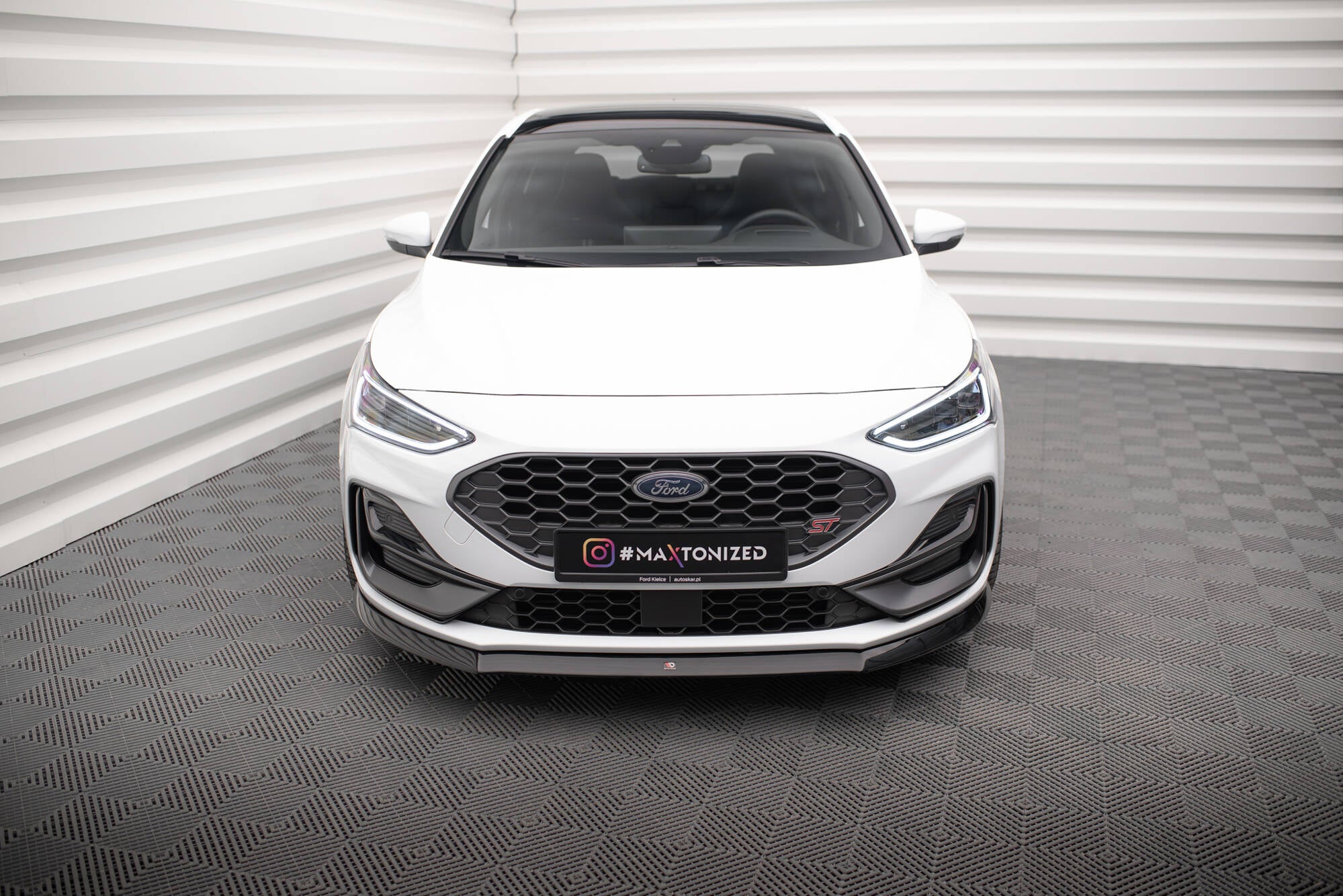 Maxton Design Street+ Spoilerlippe Front Ansatz V.8 passend für Ford Focus ST / ST-Line Mk4 Facelift schwarz Hochglanz