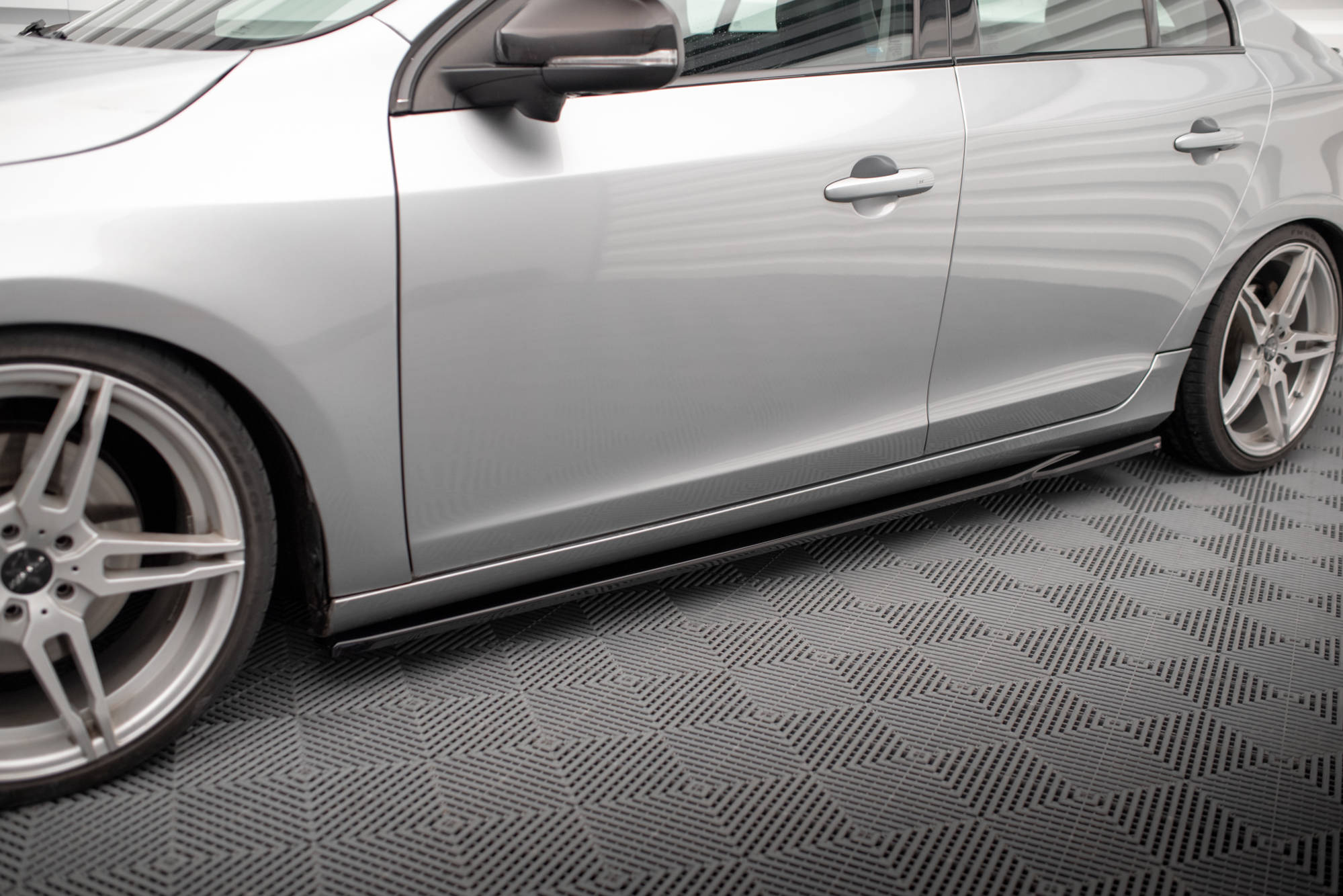 Maxton Design Street+ Seitenschweller Leisten passend für Volvo S60 Standard / R-Design Mk2 / Mk2 Facelift schwarz Hochglanz