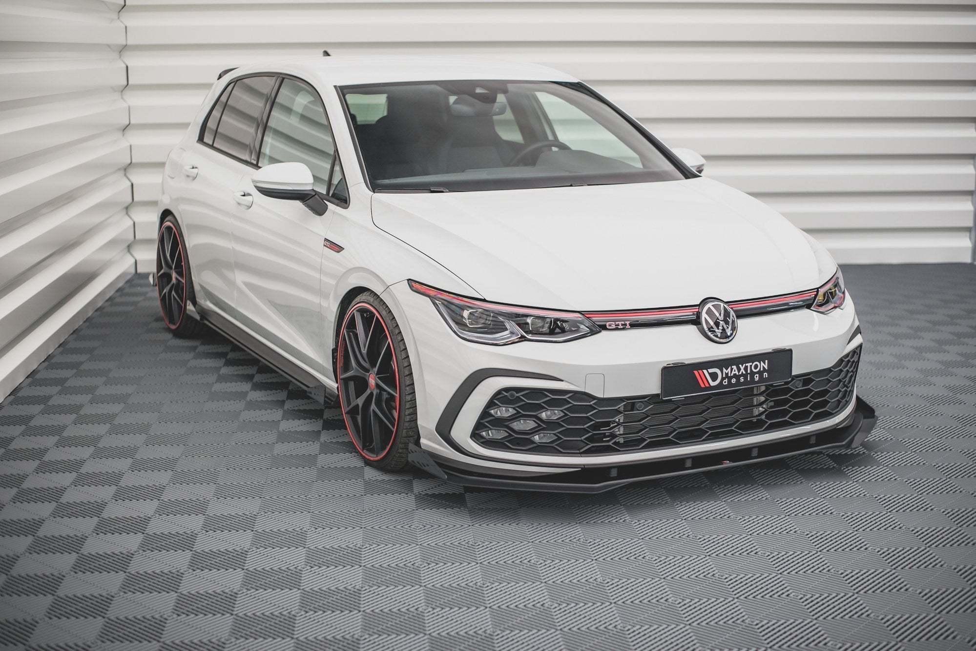 Maxton Design Street Pro Street+ Spoilerlippe Front Ansatz passend für + Flaps passend für VW Golf GTI / GTE / GTD / R-Line Mk8 schwarz Hochglanz