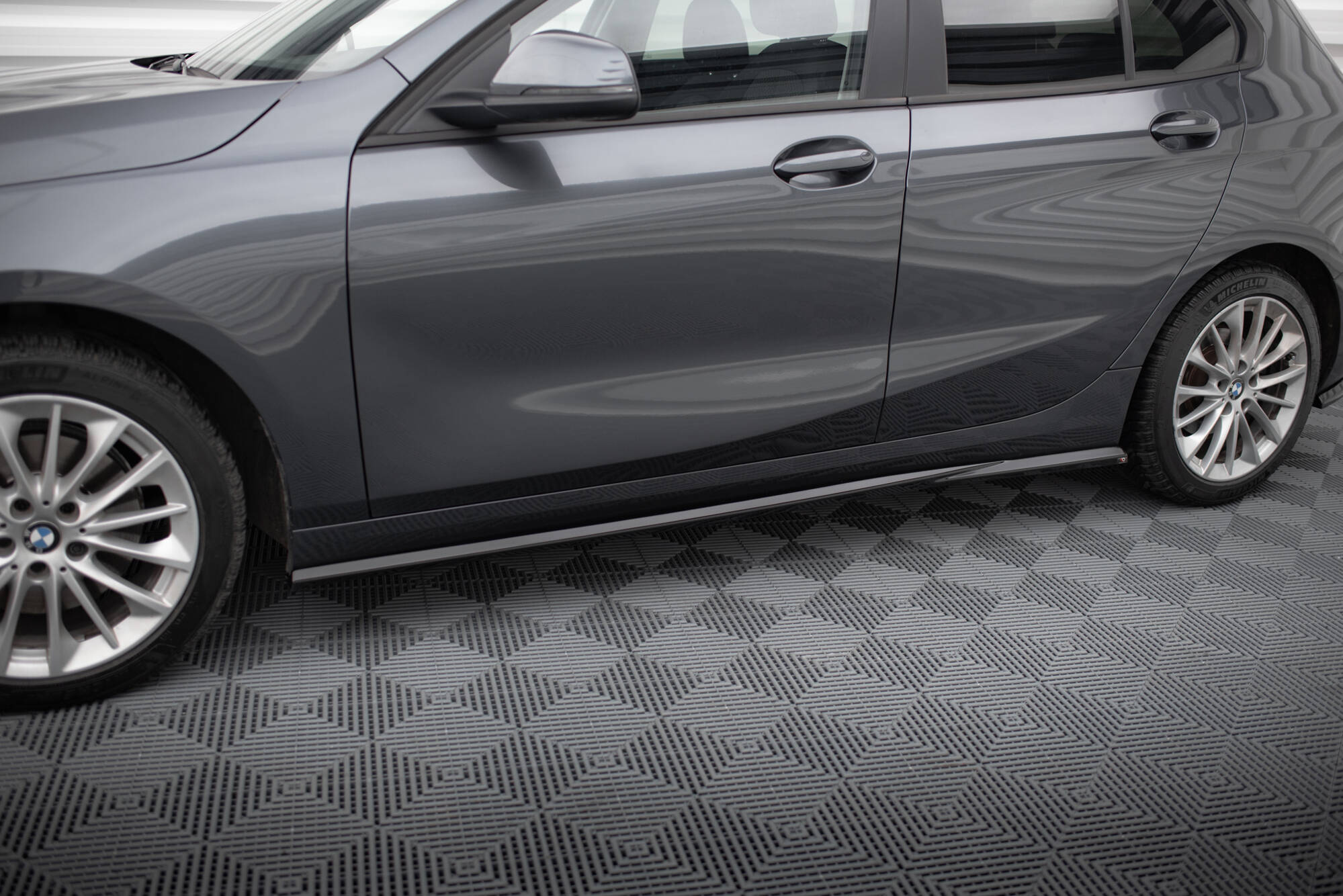 Maxton Design Street+ Seitenschweller Leisten passend für BMW 1er F40 schwarz Hochglanz