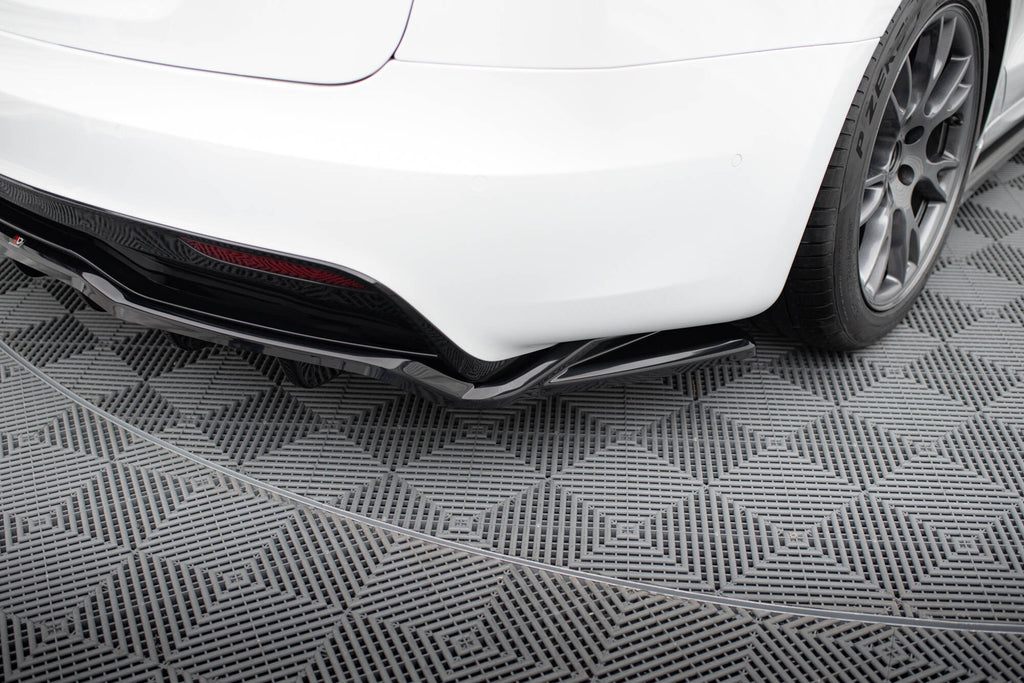 Maxton Design Street+ Mittlerer Diffusor RACE V.2 passend für Tesla Model S Plaid Mk1 Facelift schwarz Hochglanz