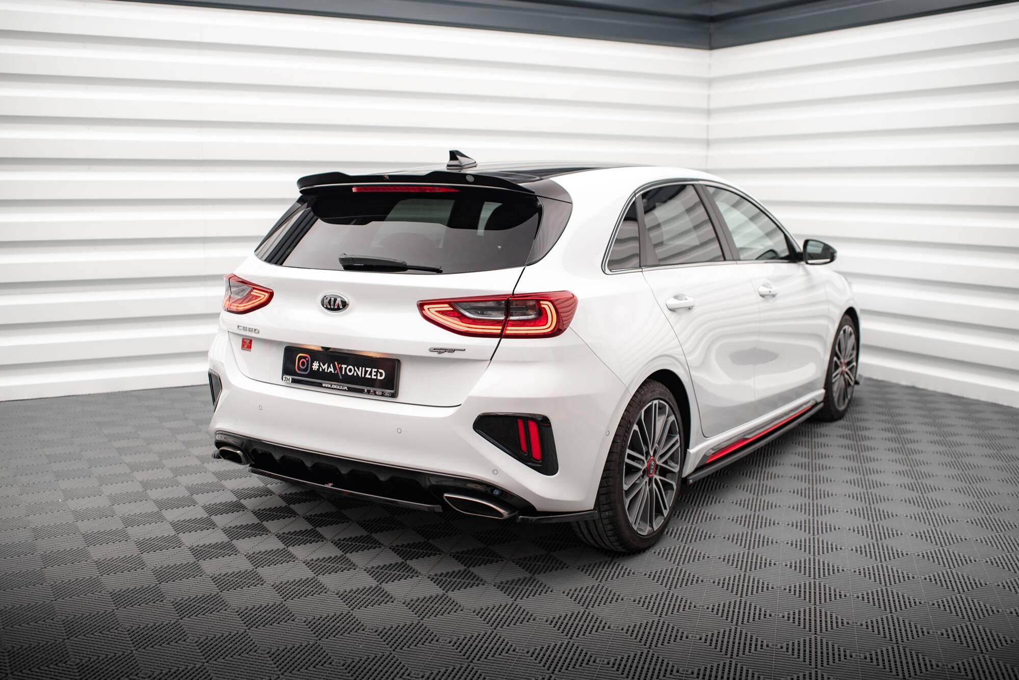 Maxton Design Heckansatz Kia Ceed GT Mk3 schwarz Hochglanz für Kia Cee'd Mk3