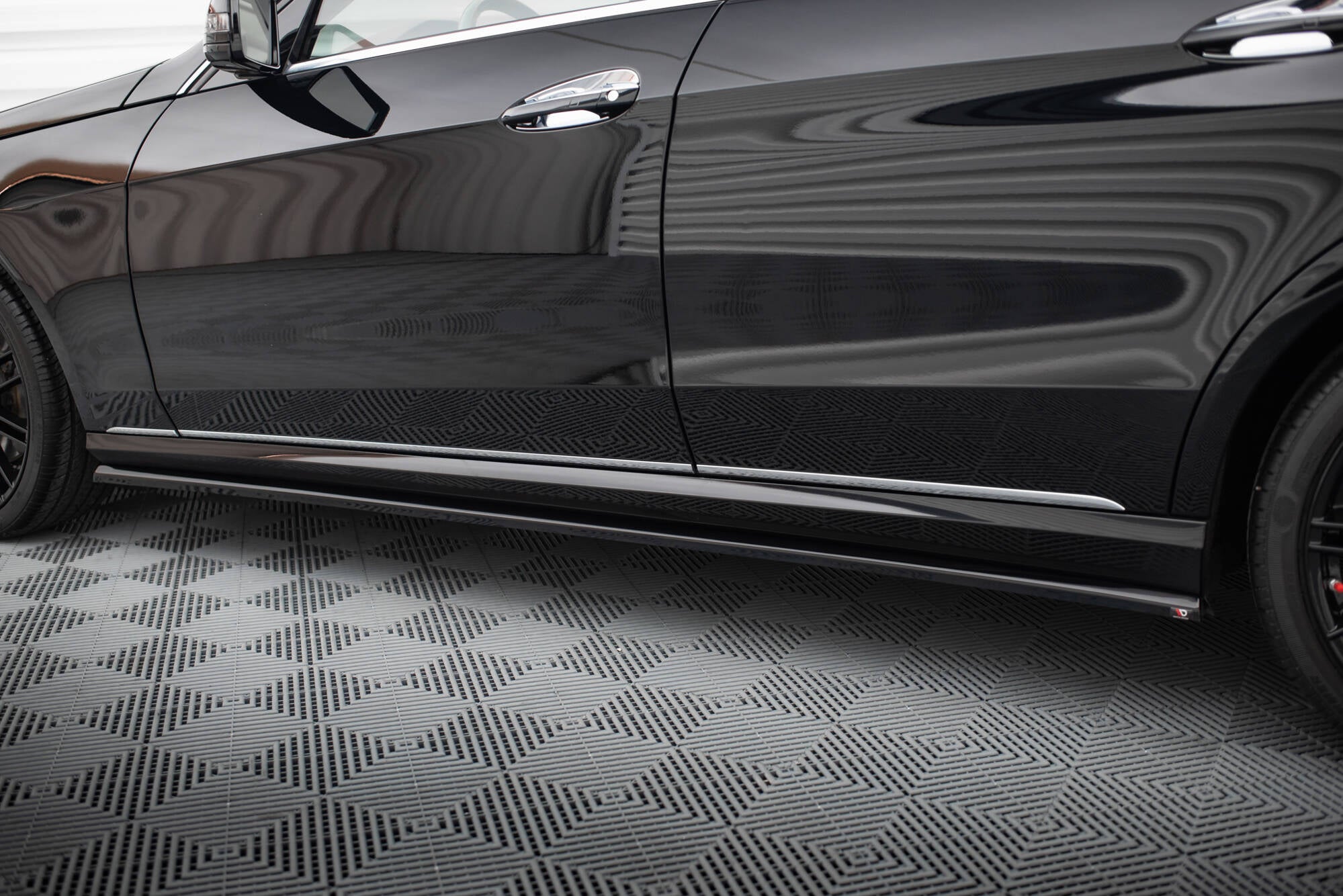 Maxton Design Street+ Seitenschweller Leisten passend für Mercedes-Benz E W212 Facelift schwarz Hochglanz
