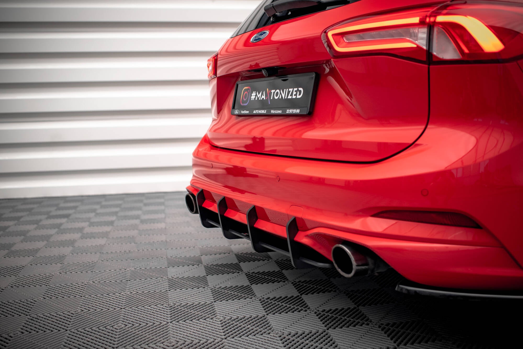 Maxton Design Street Pro Heckschürze passend für Ford Focus Kombi ST Mk4