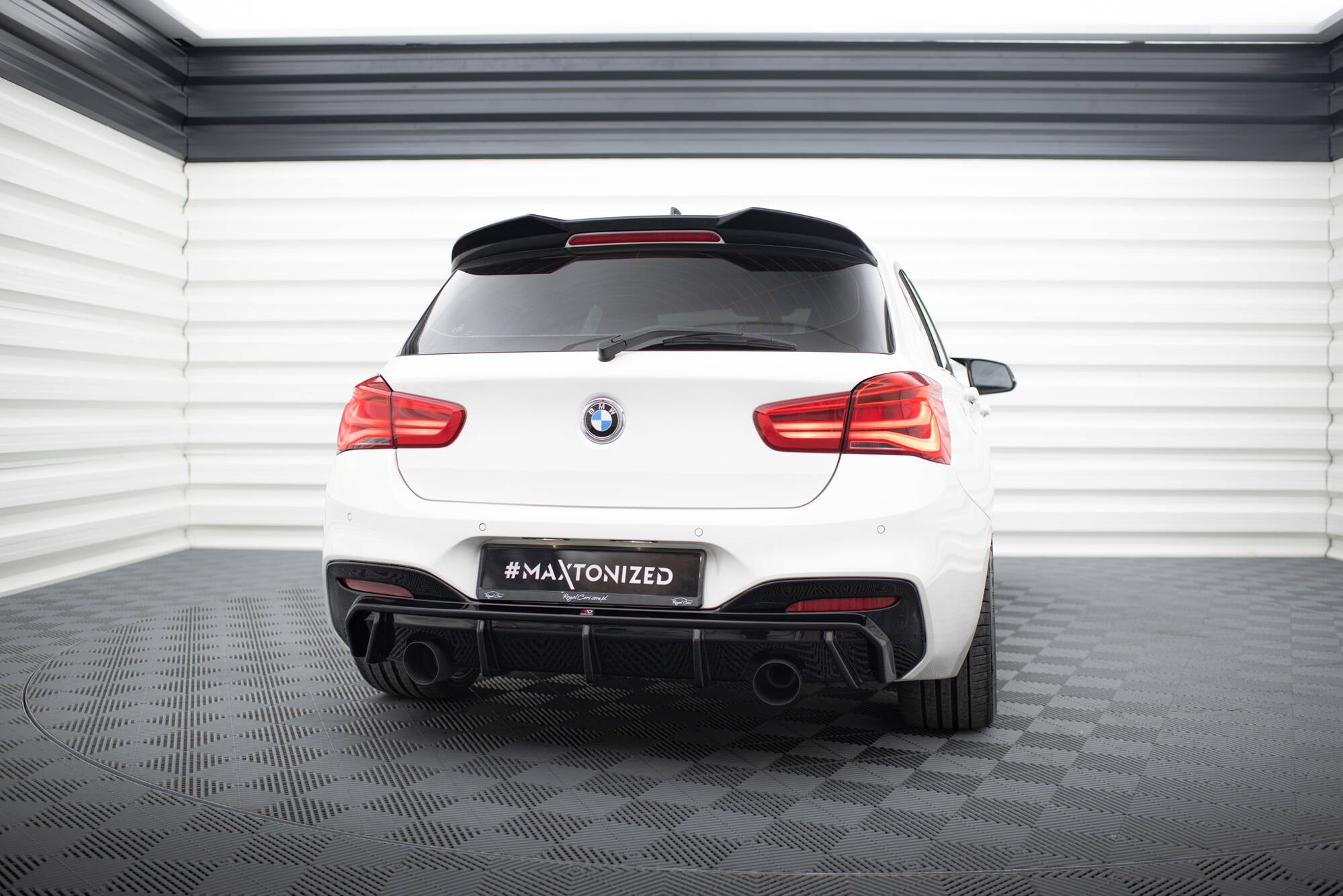 Maxton Design Diffusor Heck Ansatz V.3 passend für BMW M140i F20 Facelift