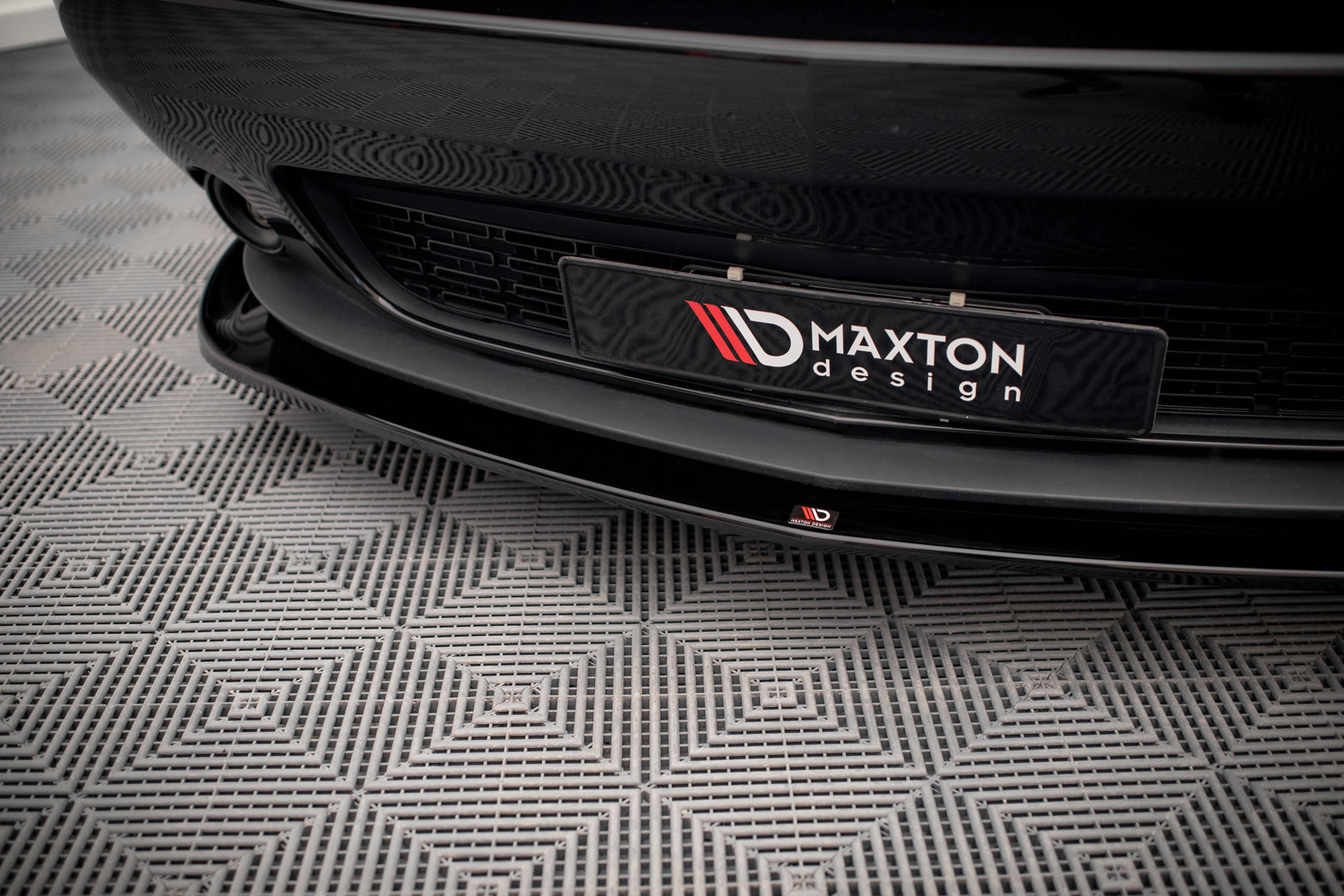 Maxton Design Street+ Spoilerlippe Front Ansatz passend für Dodge Challenger RT Mk3 Facelift schwarz Hochglanz