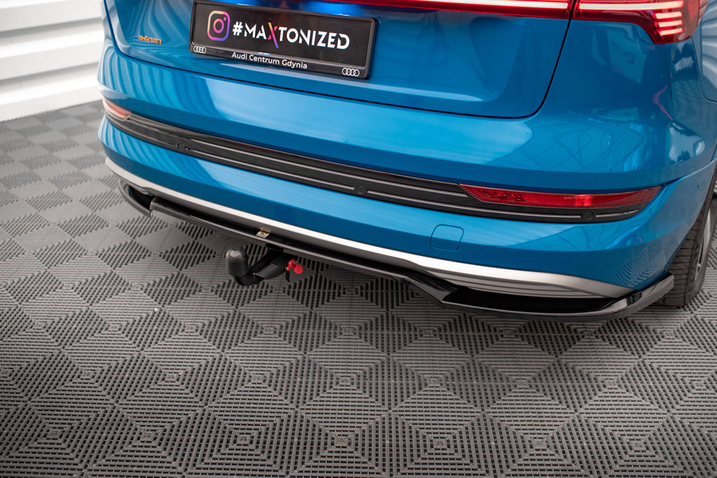 Maxton Design Street+ Mittlerer Diffusor RACE passend für Audi e-tron schwarz Hochglanz