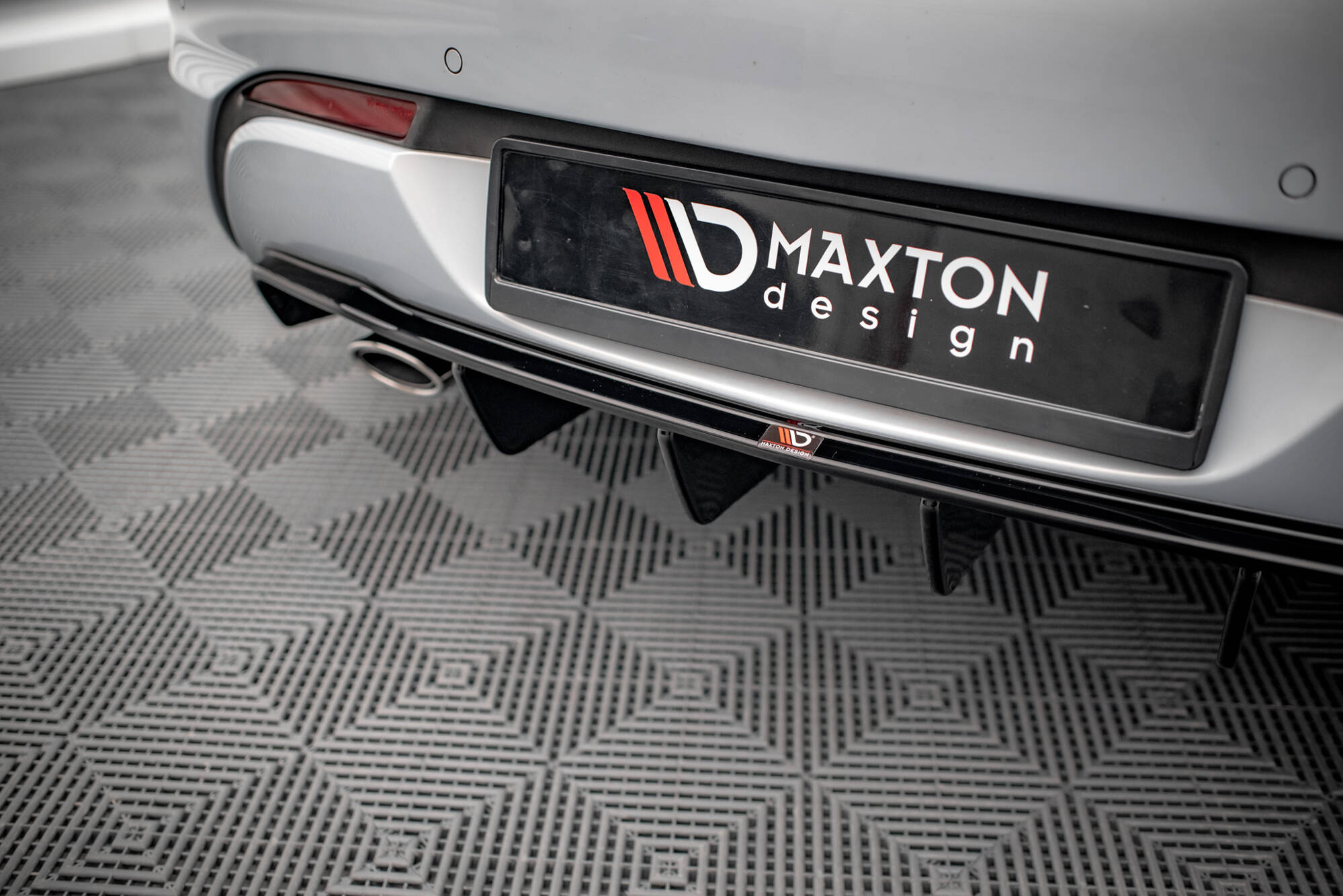 Maxton Design Diffusor Heck Ansatz passend für Opel Astra GTC OPC-Line J (Einzelauspuff li.) schwarz Hochglanz