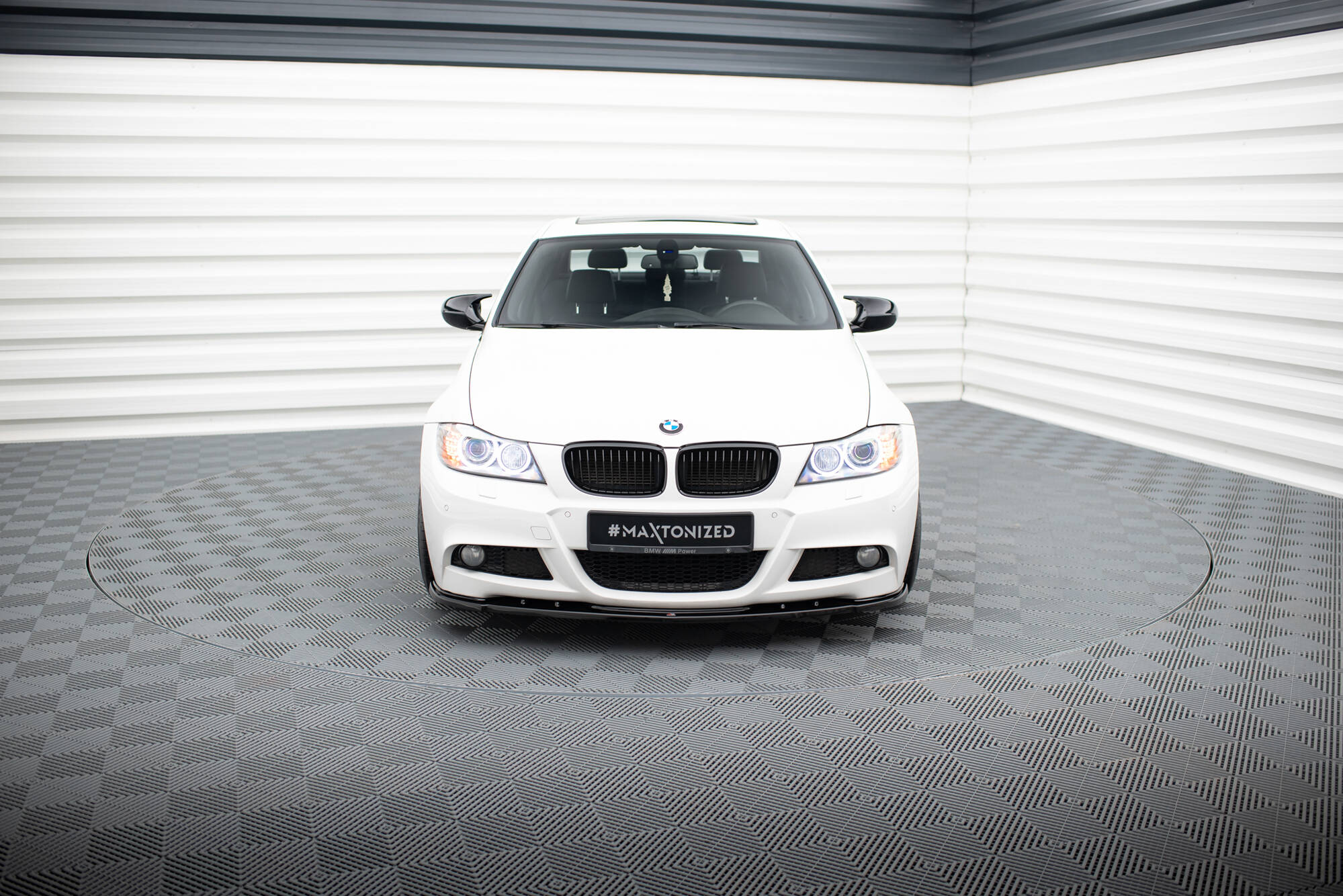 Maxton Design Street+ Spoilerlippe Front Ansatz V.1 passend für BMW 3er Limousine / Touring M-Paket E90 / E91 Facelift schwarz Hochglanz