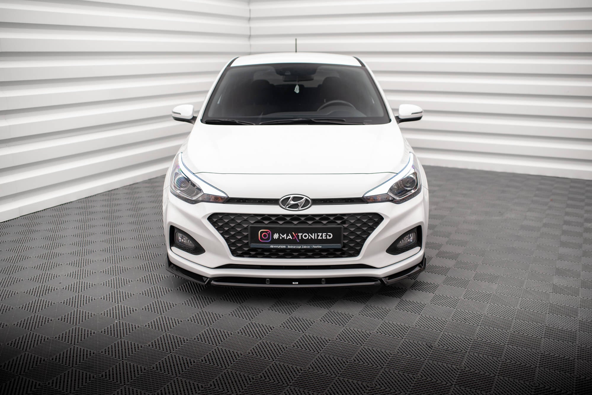 Maxton Design Street+ Spoilerlippe Front Ansatz V.2 passend für Hyundai I20 Mk2 Facelift schwarz Hochglanz