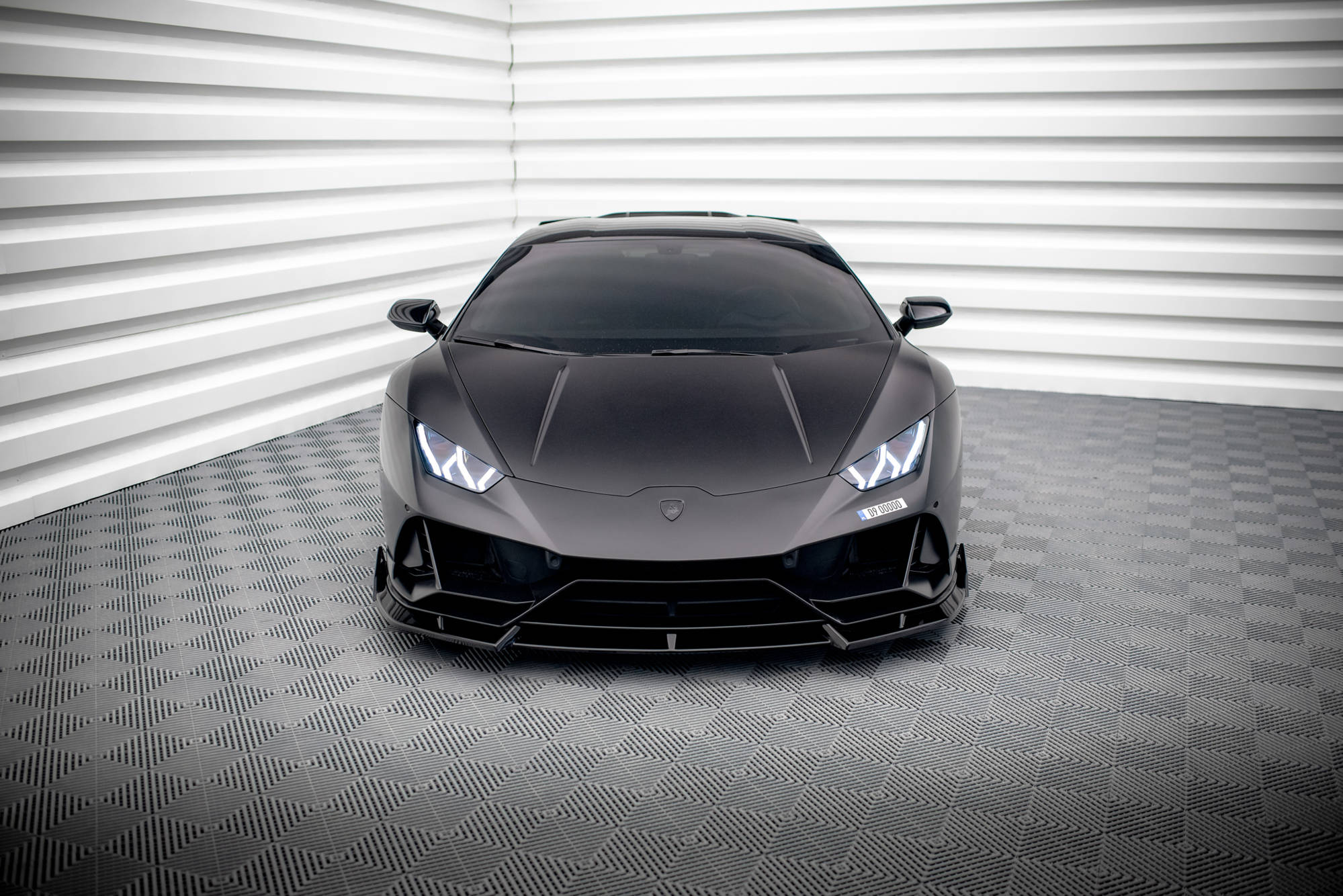 Maxton Design Street+ Spoilerlippe Front Ansatz passend für Lamborghini Huracan EVO AWD schwarz Hochglanz