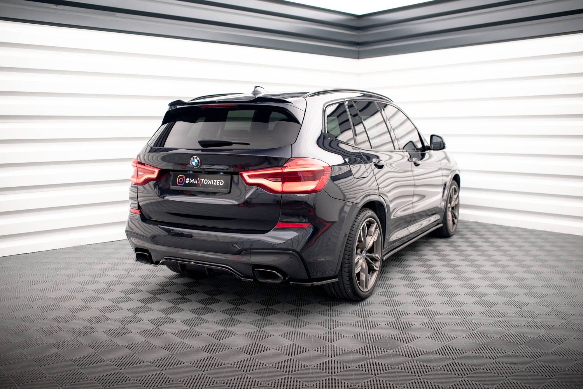 Maxton Design Heck Ansatz Flaps Diffusor passend für BMW X3 M40i / M40d G01 schwarz Hochglanz